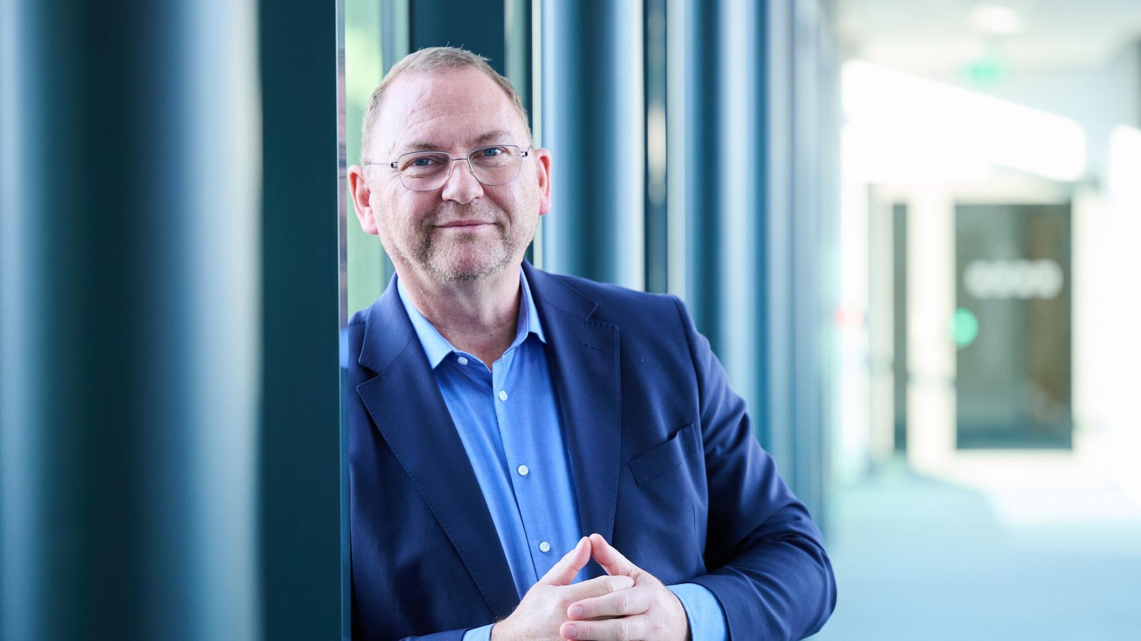 Verdi-Chef-gegen-Rechtstendenzen-in-Betrieben