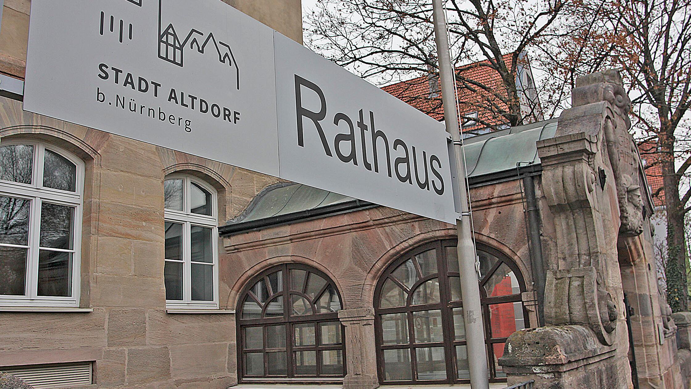 Sonderverm-gen-Sorgen-und-Salz-Stadtrat-Altdorf-verabschiedet-Haushalt-2026