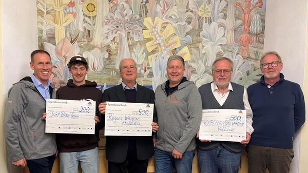 V.l.: Holger Eckert (Aufschwung Auerbach), Julian