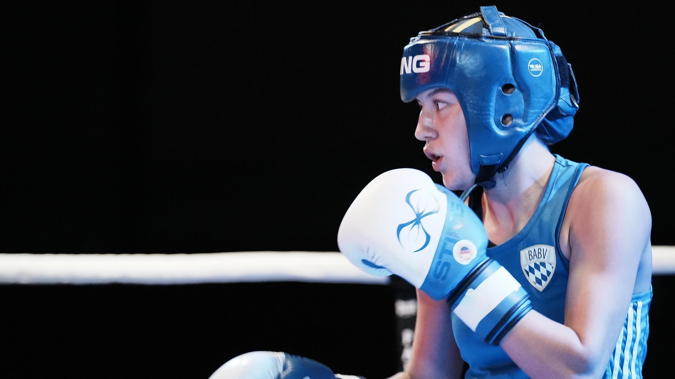 -Die-Nase-ein-bisschen-kaputt-Isabell-Dezel-vom-TV-48-Erlangen-brilliert-im-Boxen