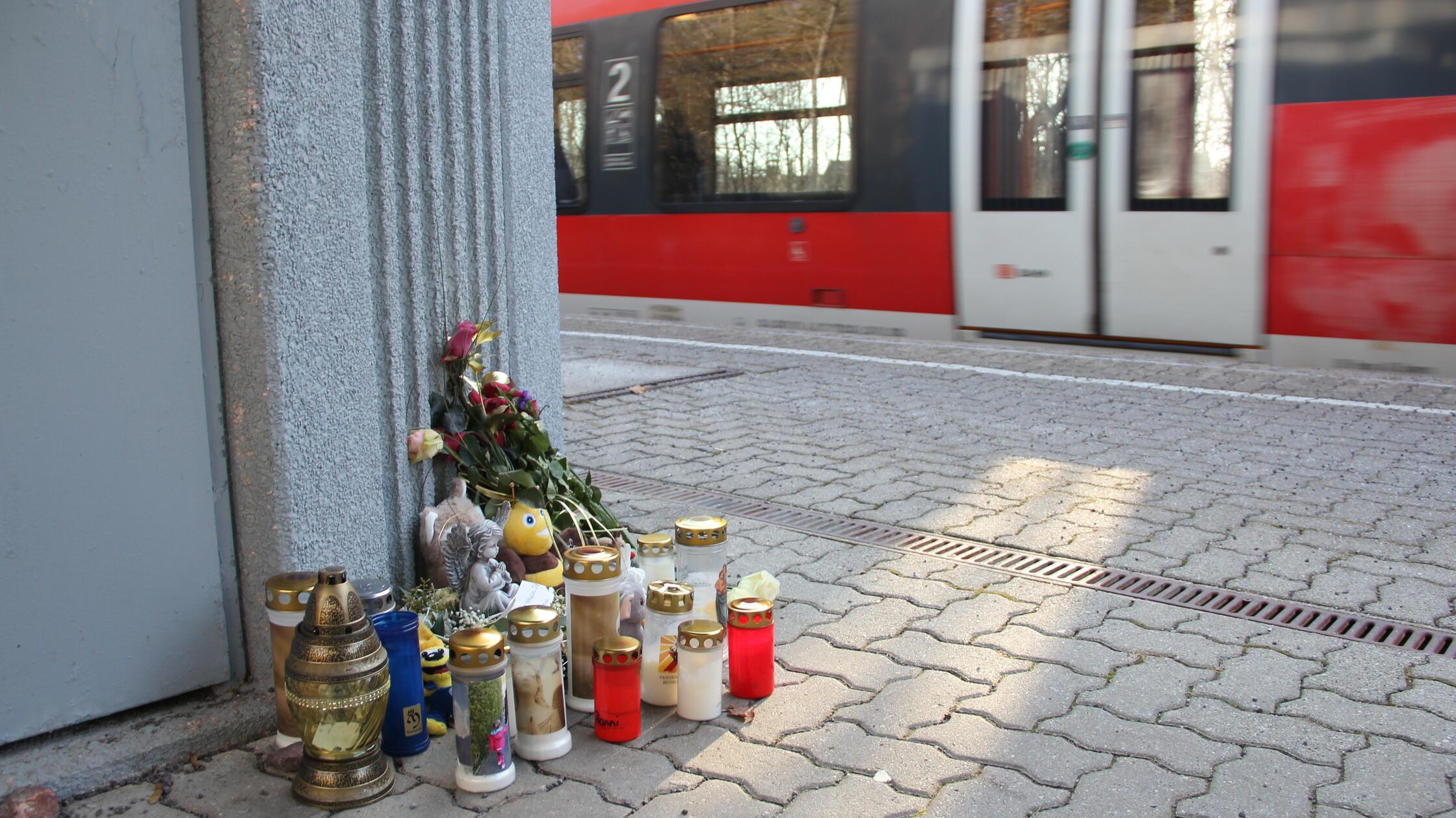 Folgenschwerer-Unfall-am-Moosbacher-Bahnhof-12-J-hrige-verstirbt-im-Krankenhaus
