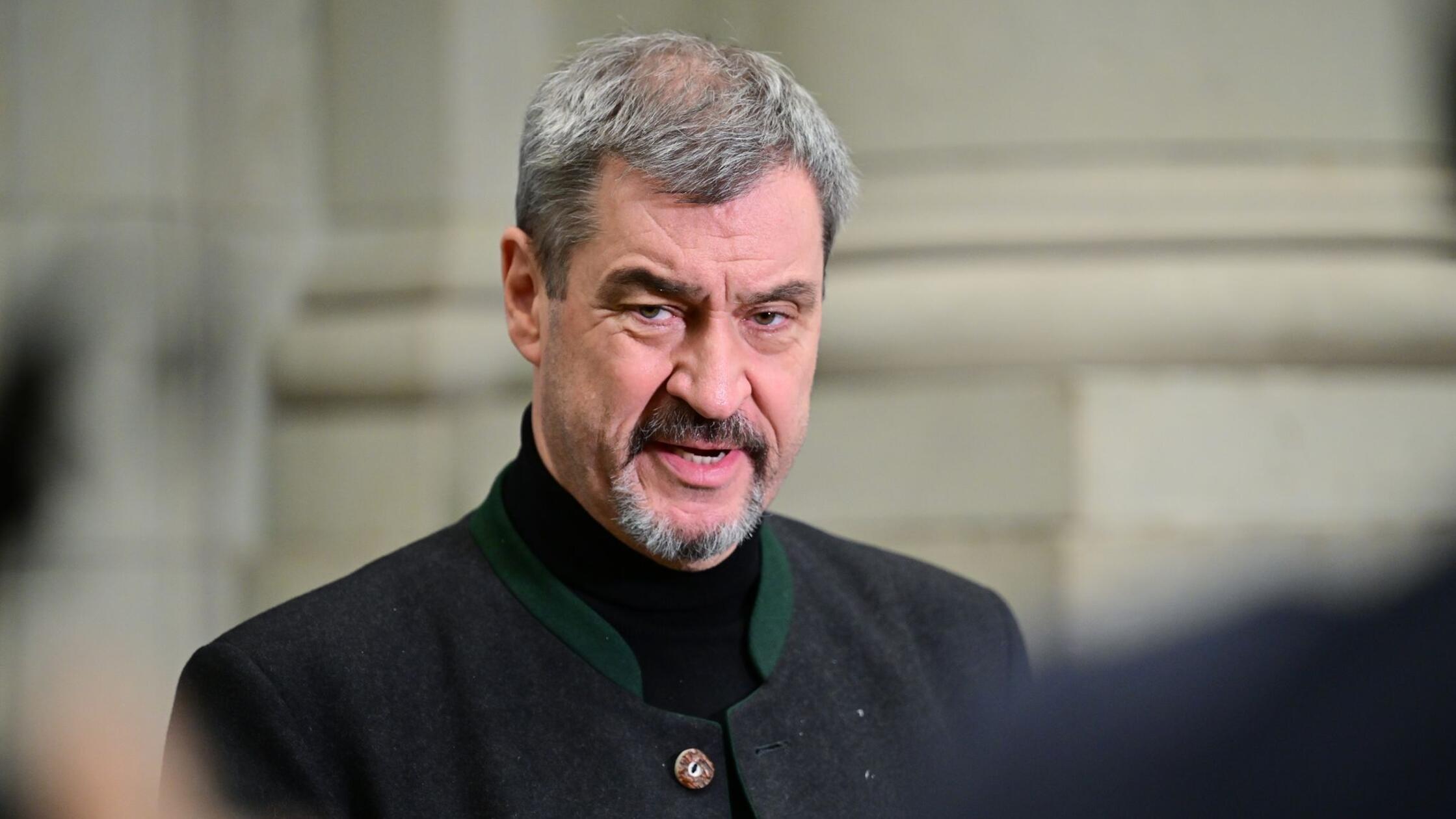 Hüft-OP zu Weihnachten – Söder erfolgreich operiert