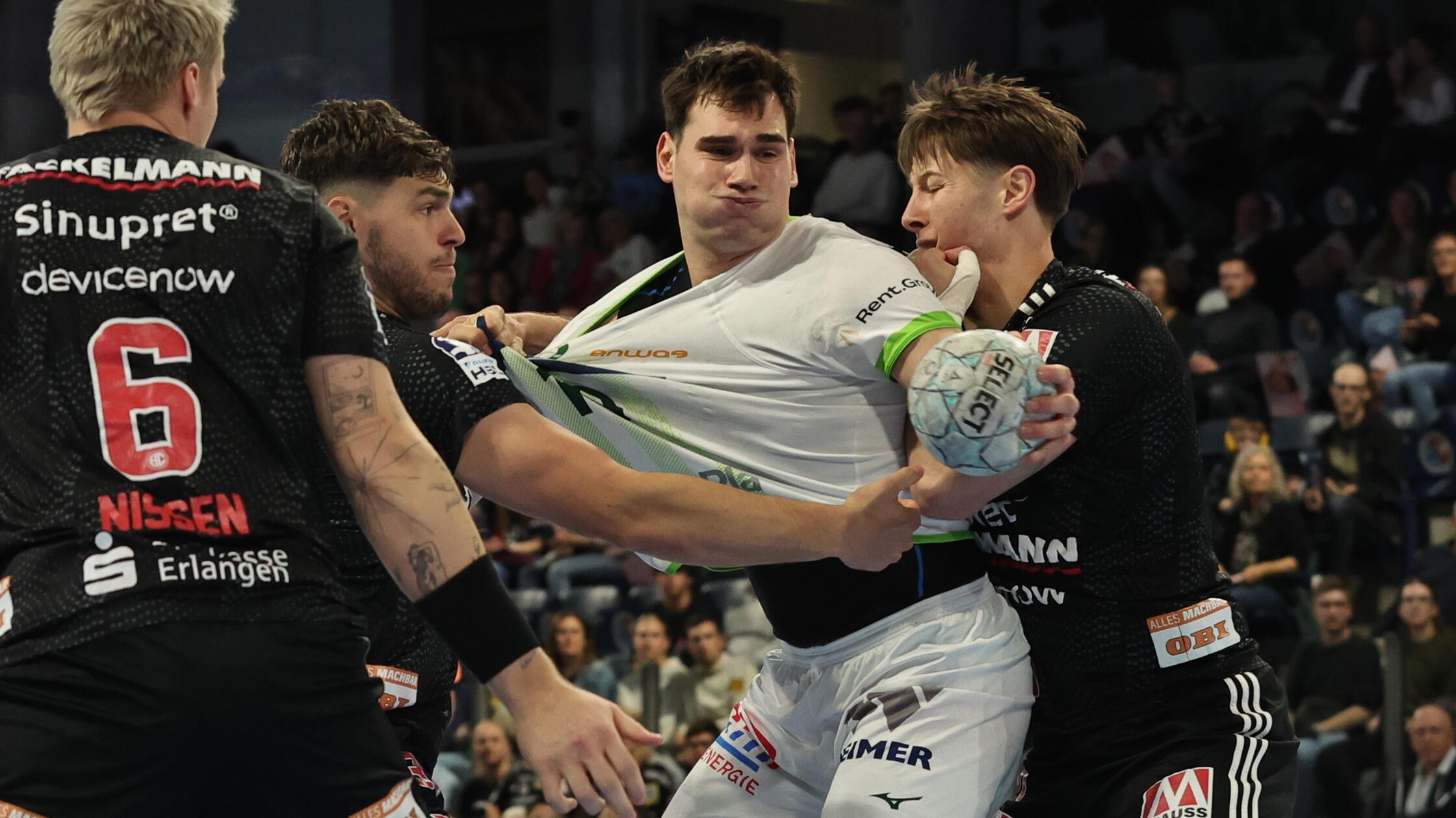 Mitrei-end-dieser-HC-Erlangen-Gutes-Halbjahreszeugnis-f-r-eine-sehr-starke-Entwicklung