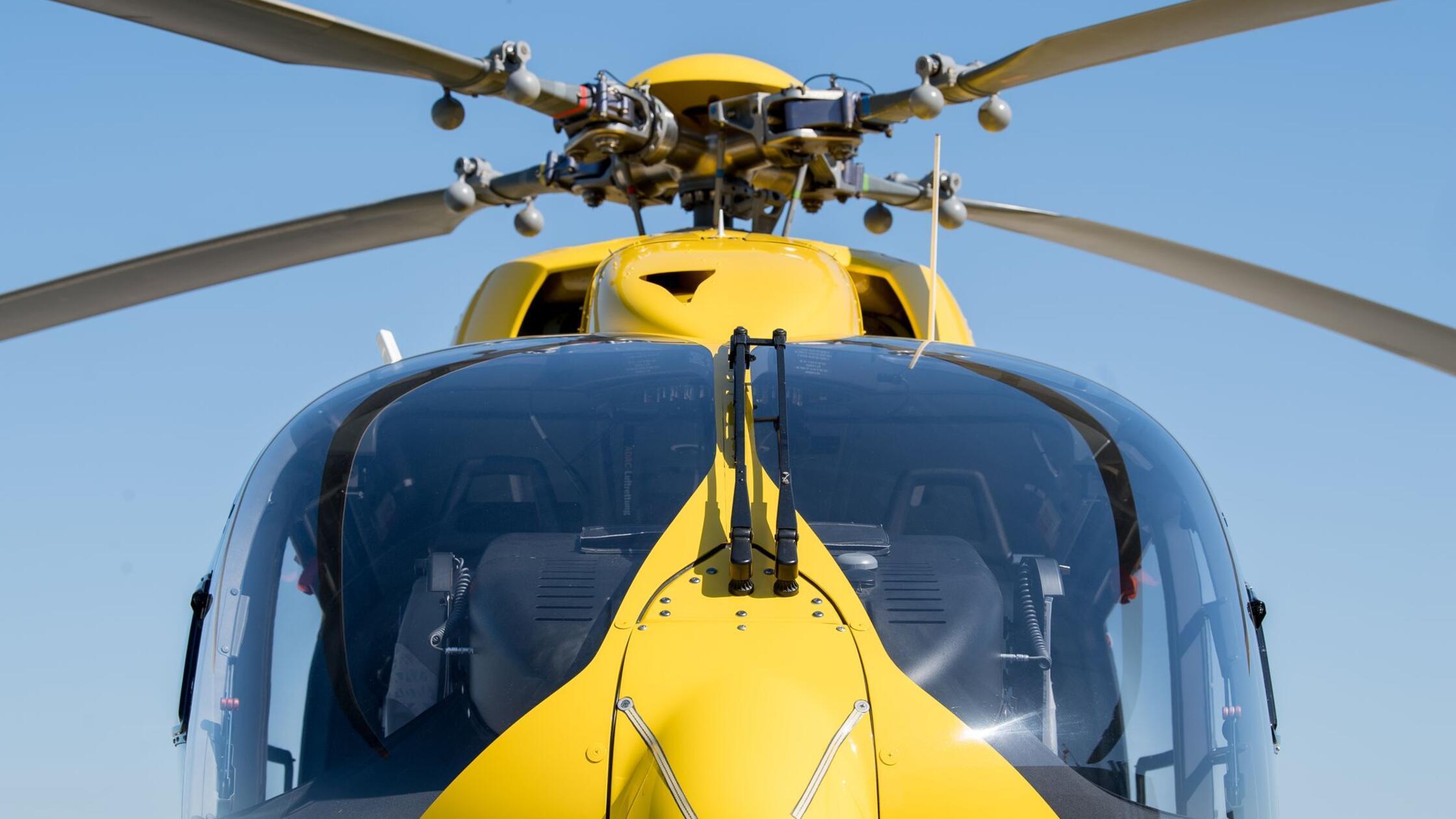 Moški v okrožju Bamberg utrpel hude poškodbe pri delu v gozdu