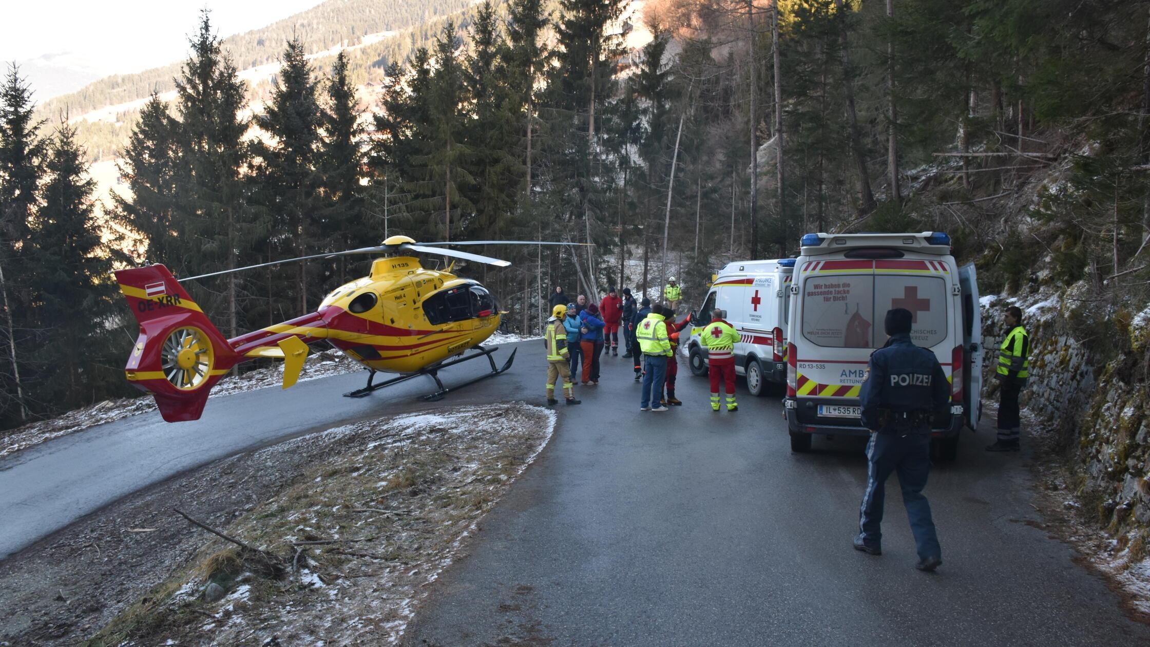 familienausflug-endet-tragisch-auto-aus-franken-st-rzt-in-s-dtirol-100-meter-in-die-tiefe
