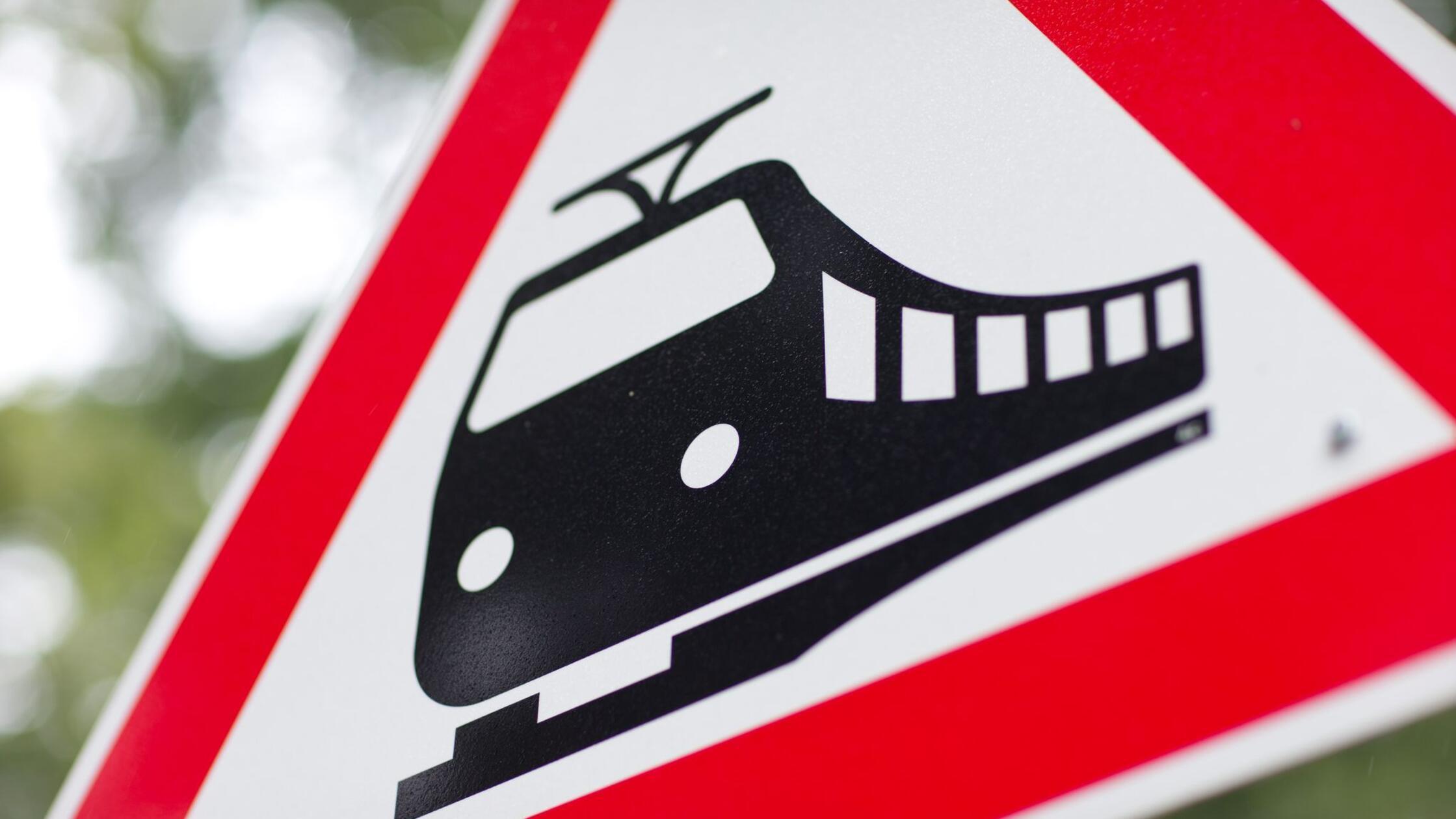 V Bavarskem iztiril tovorni vagon in zaprl železniško progo proti Tirolski