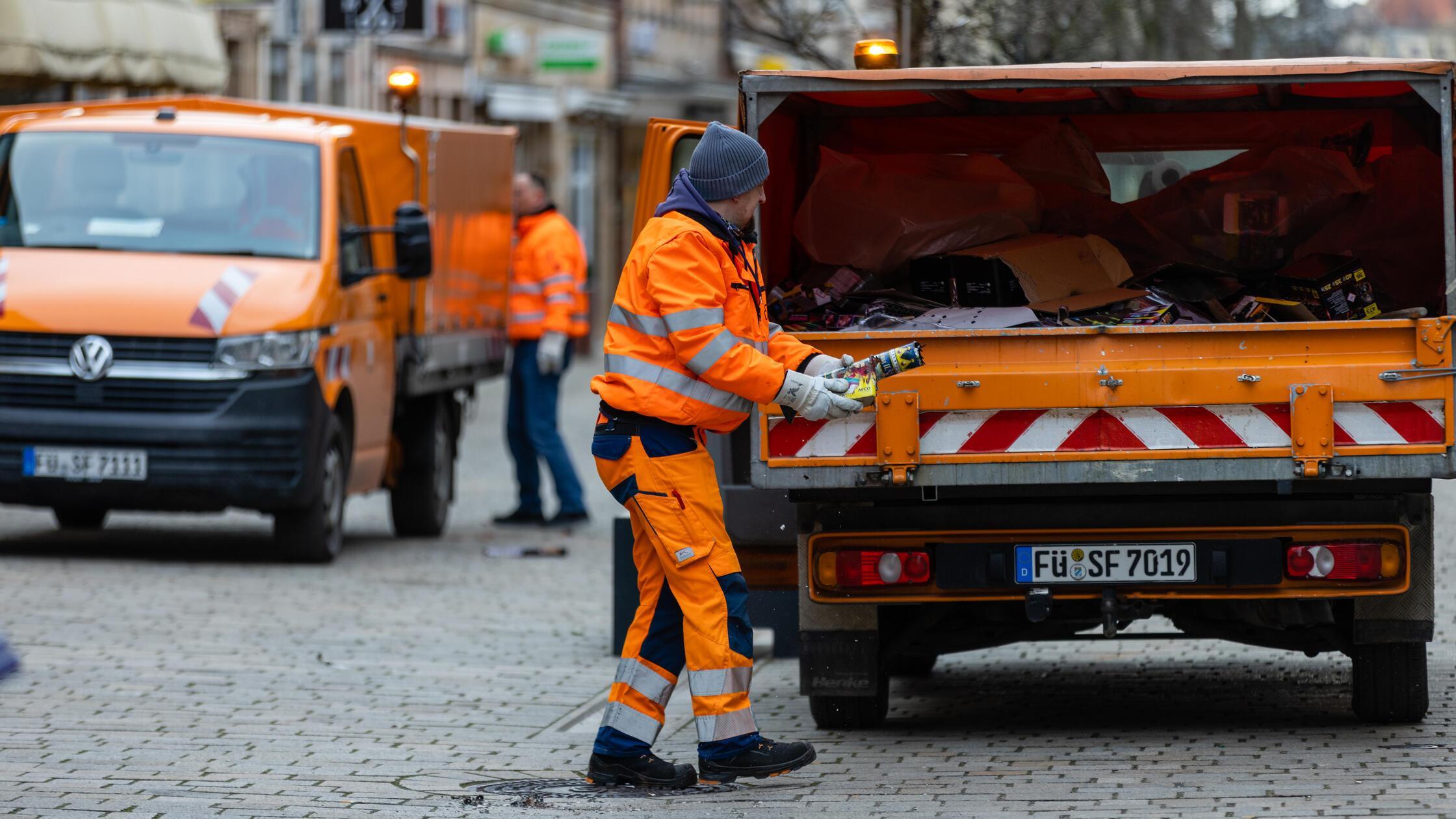 Silvesterm-ll-in-F-rth-In-der-Hirschenstra-e-sah-es-besonders-w-st-aus-