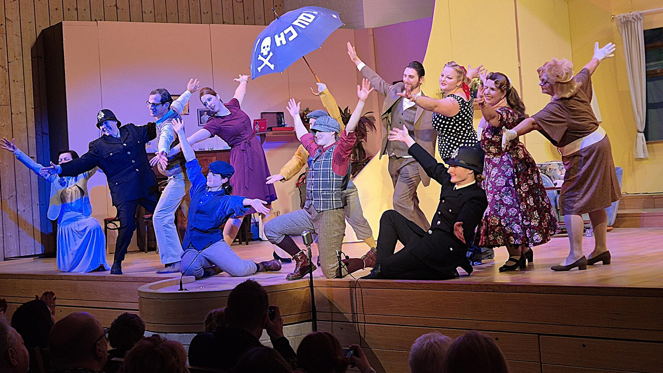 Mit-Schwung-hinein-ins-neue-Jahr-Theaterabend-voller-berraschungen-lockte-in-Neumarkt