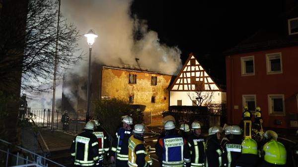 Silvester-Feuerwerk zerstört Scheune – 140 Eins