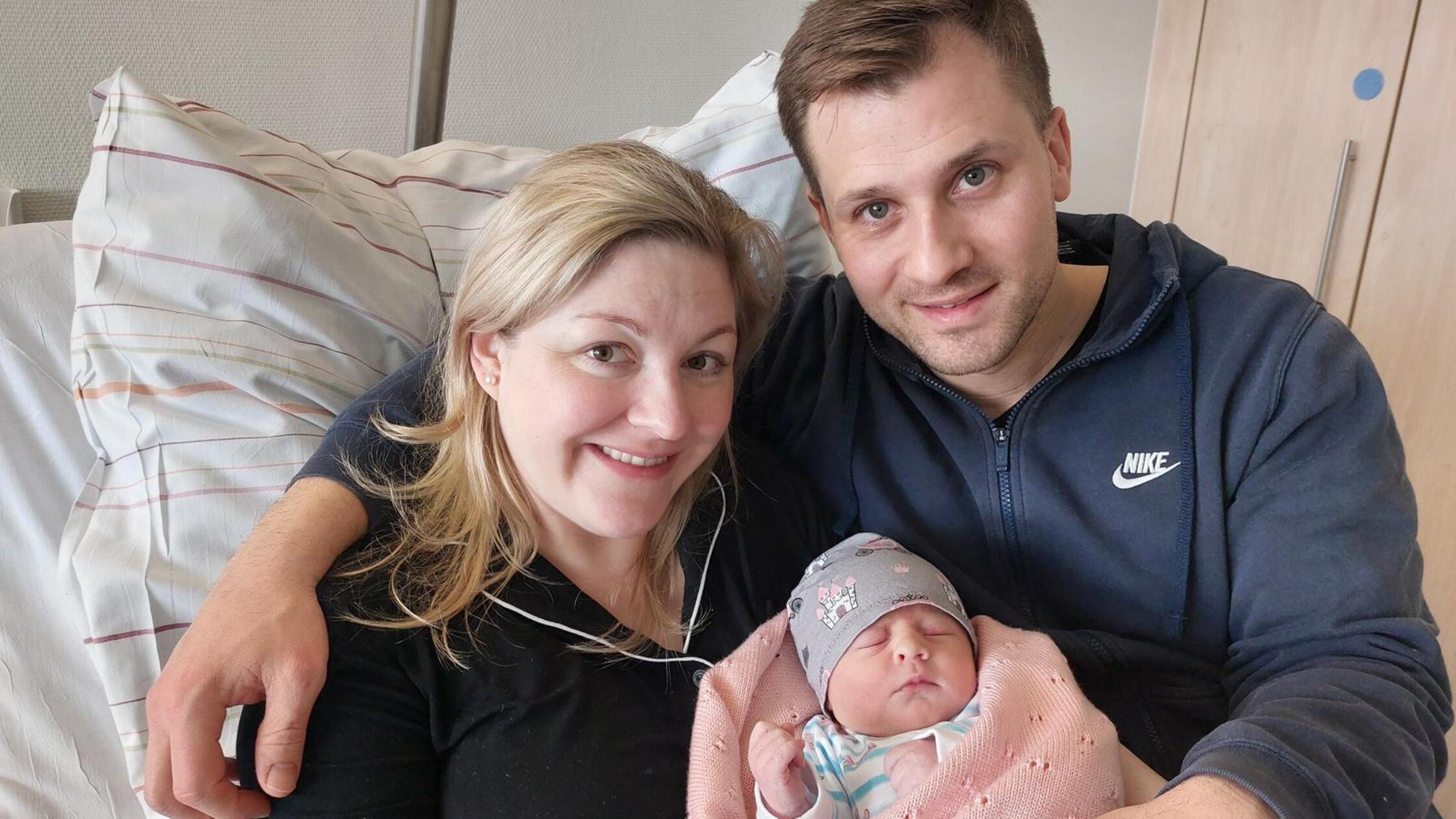 Geboren-in-der-Neujahrsnacht-in-Neumarkt-Baby-Helena-hatte-es-raketenm-ig-ziemlich-eilig