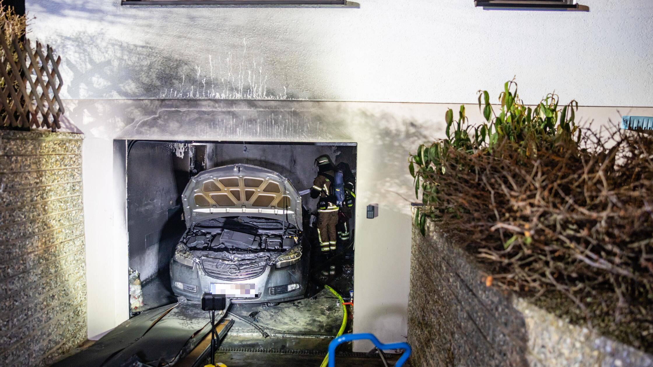 Aufger-umte-Feuerwerksreste-sorgten-nicht-nur-in-F-rth-f-r-Br-nde-Das-r-t-die-Feuerwehr