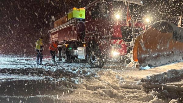 Starker Schneefall hat am späten Freitagabend (03.