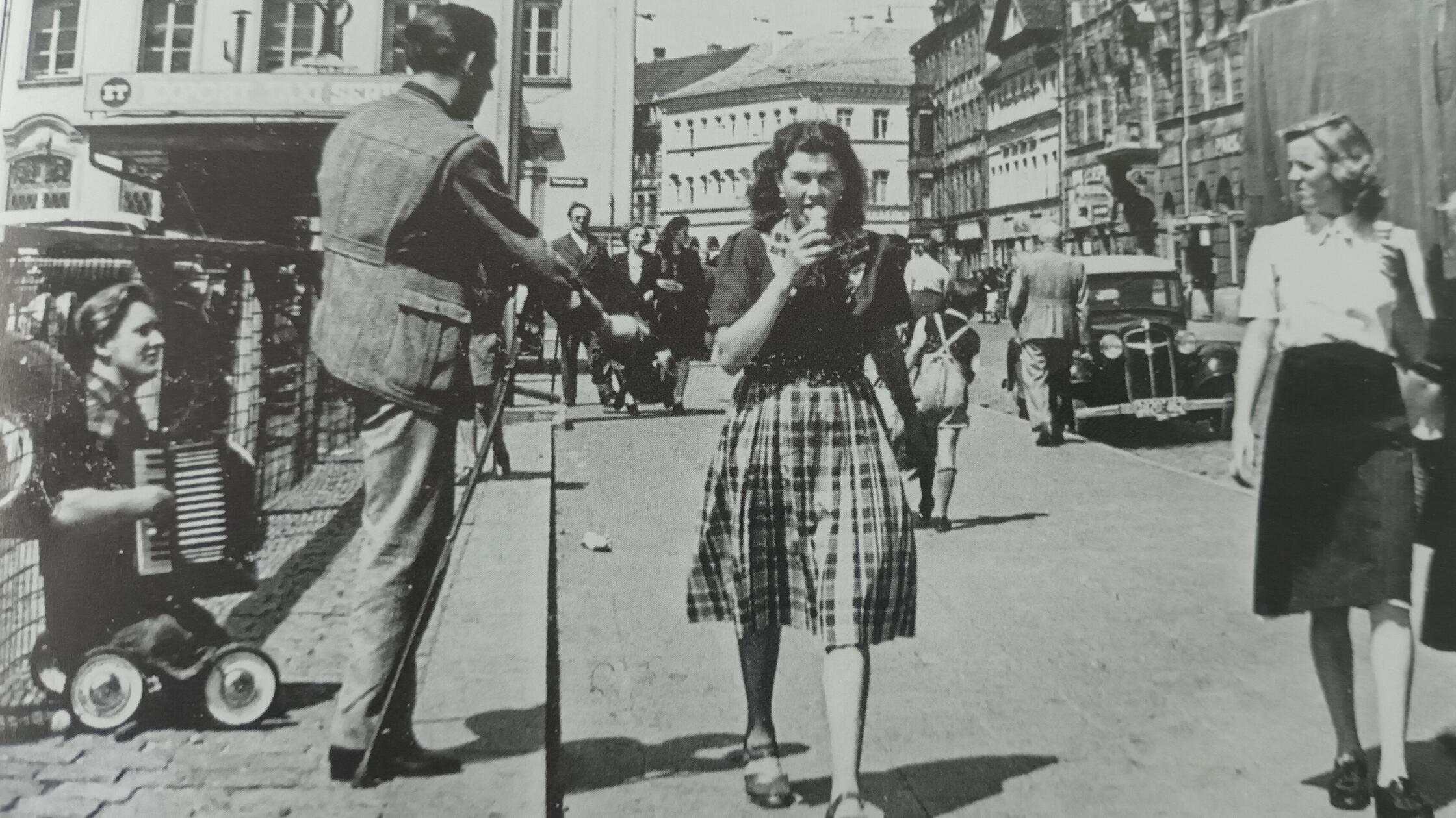 Bewegende-Bilderreise-Ein-neues-F-rth-Buch-zeigt-Foto-Sch-tze-von-1870-bis-1960