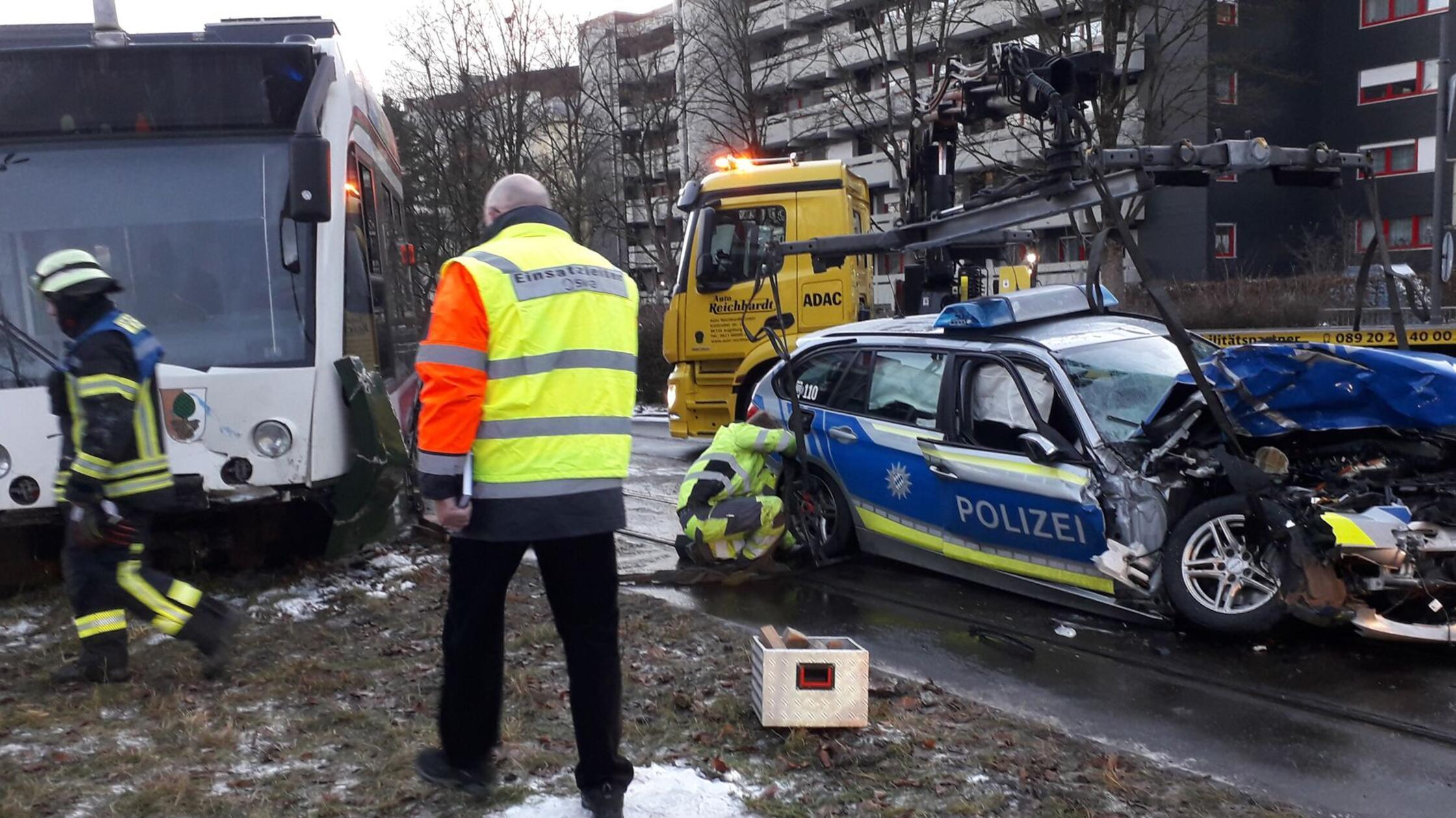 Acht Menschen bei Straßenbahn-Unfällen in Bayern verletzt