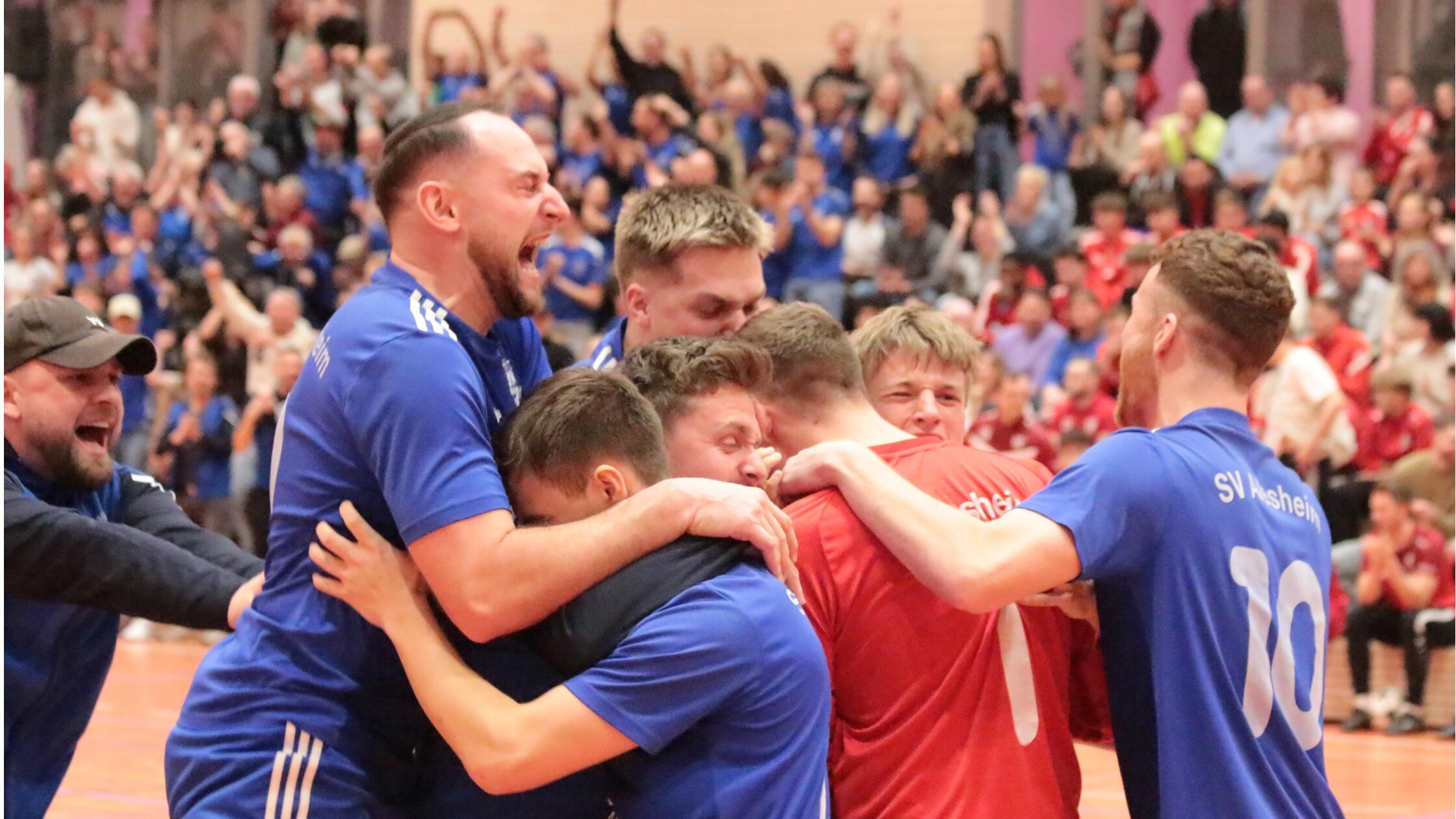 Drau-en-K-lte-drinnen-ein-hei-es-Turnier-Die-Bilder-von-der-Wei-enburger-Stadtmeisterschaft