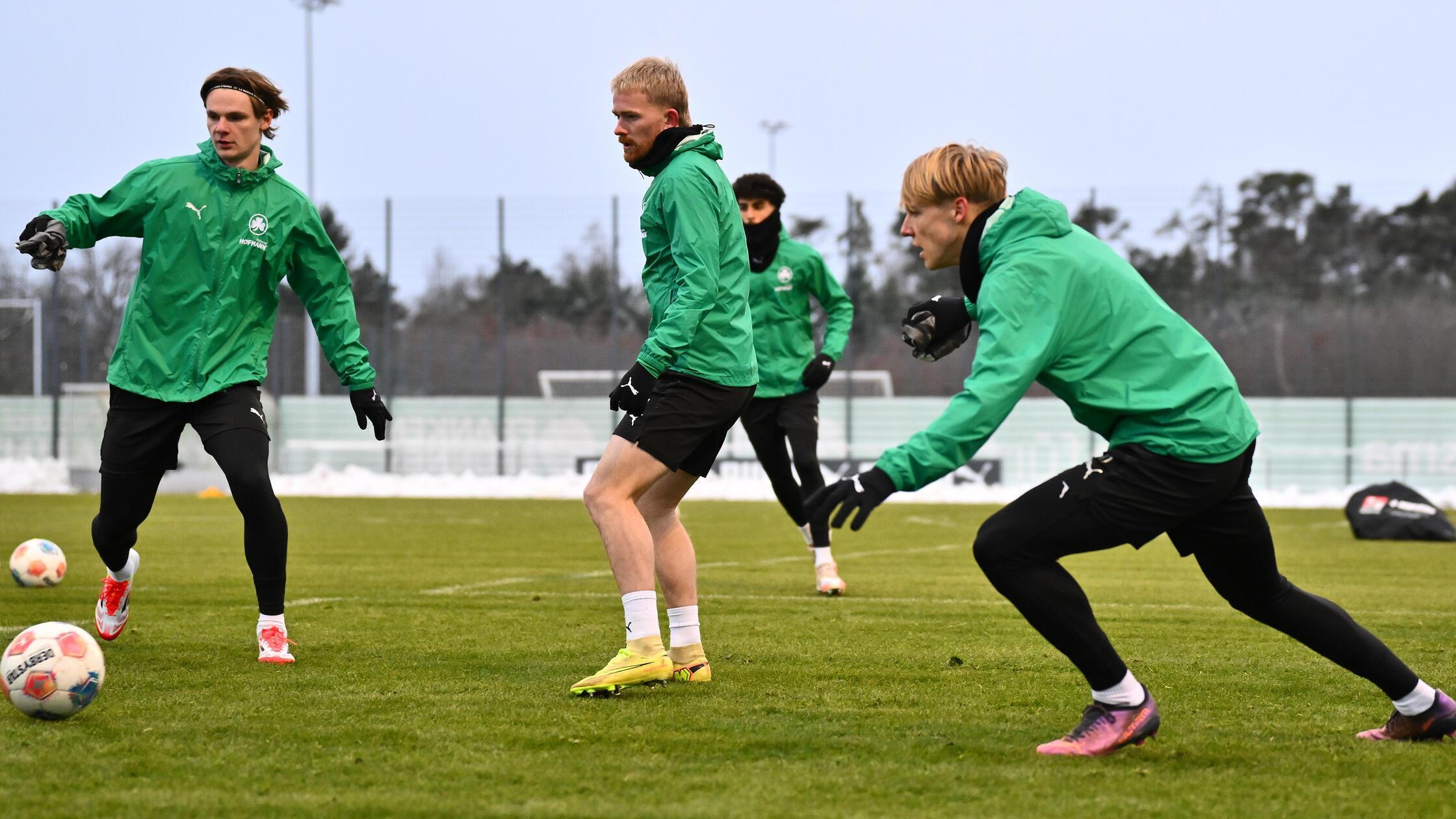 -Sie-geben-Gas-Diese-Talente-d-rfen-sich-in-der-Vorbereitung-beim-Kleeblatt-beweisen