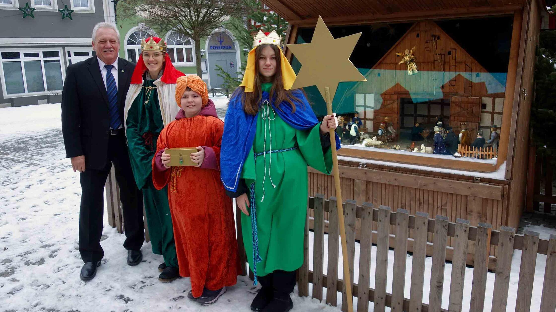 Sternsinger-in-Neustadt-Aisch-Bad-Windsheim-Lieder-von-Caspar-Melchior-und-Balthasar