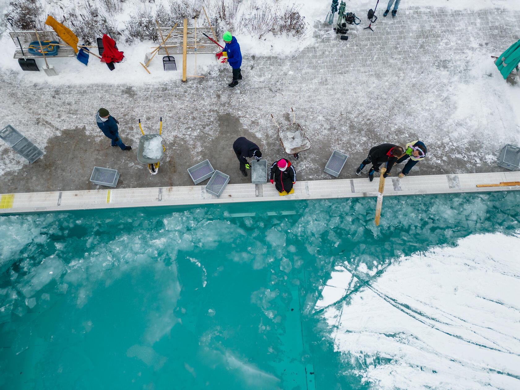 Veitsbronner-Veitsbad-Cup-Der-Eis-Abtransport-vor-dem-Eisschwimmen-in-Bildern