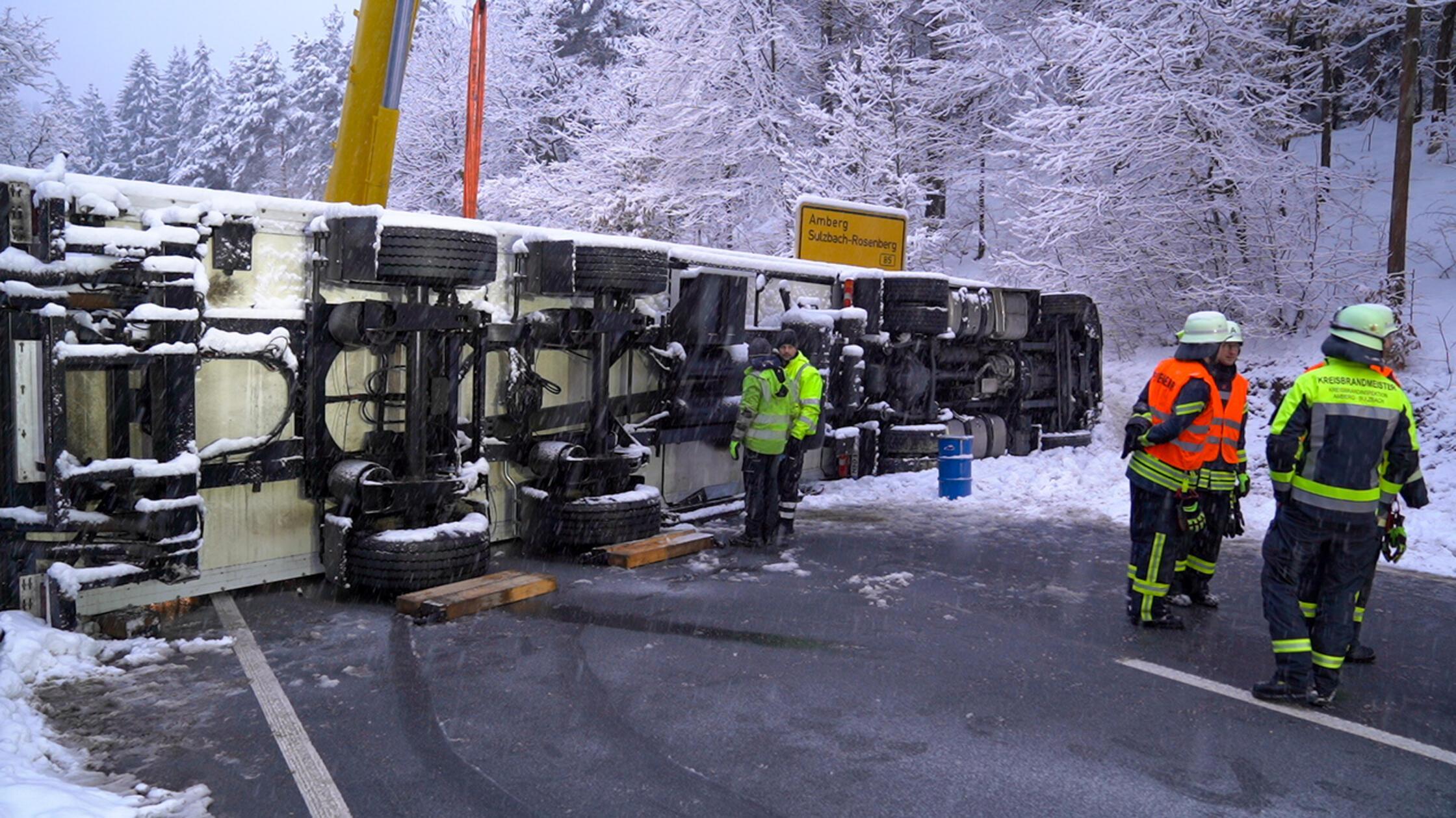 Auf der B85 zwischen Edelsfeld (Landkreis Amberg-S