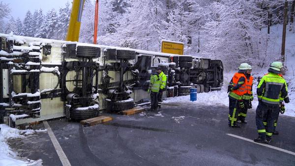 Auf der B85 zwischen Edelsfeld (Landkreis Amberg-S