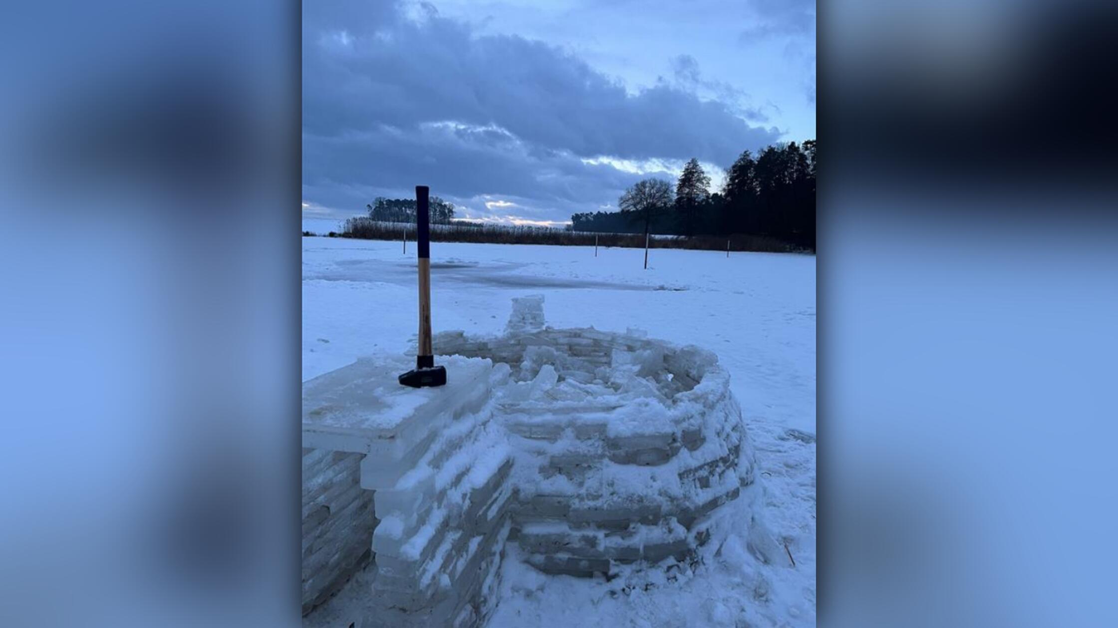 -Ist-wirklich-super-schade-Darum-wurde-das-Eis-Iglu-in-Erlangen-in-der-Nacht-abgerissen