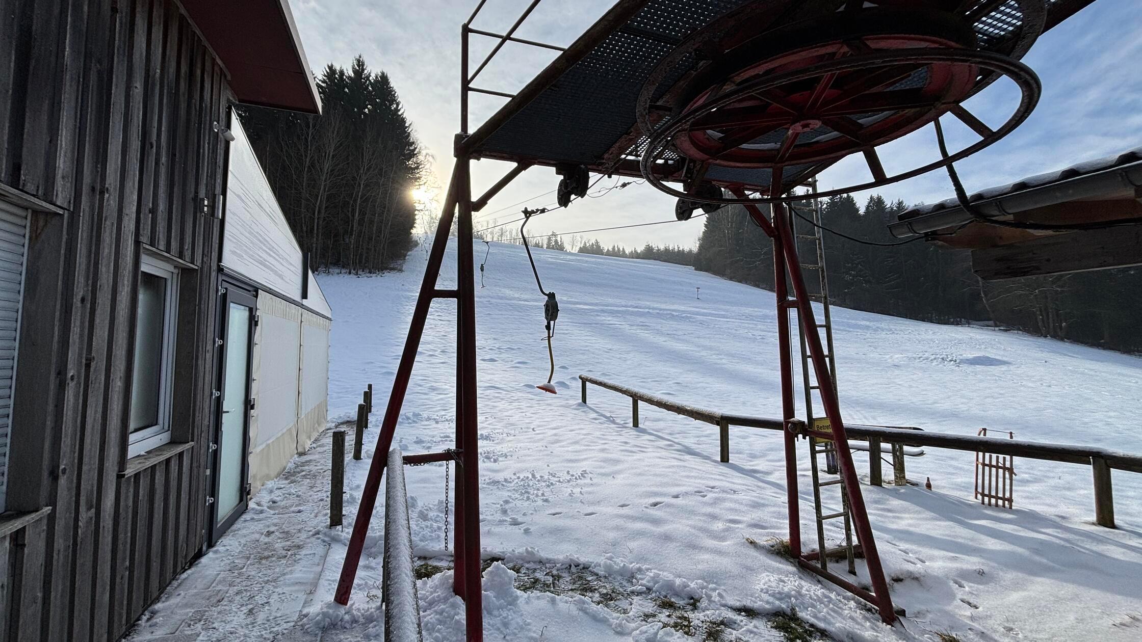 Apr-s-Ski-Party-am-Monte-Voggo-Reicht-der-Schnee-in-Neumarkt-f-r-den-Liftbetrieb-