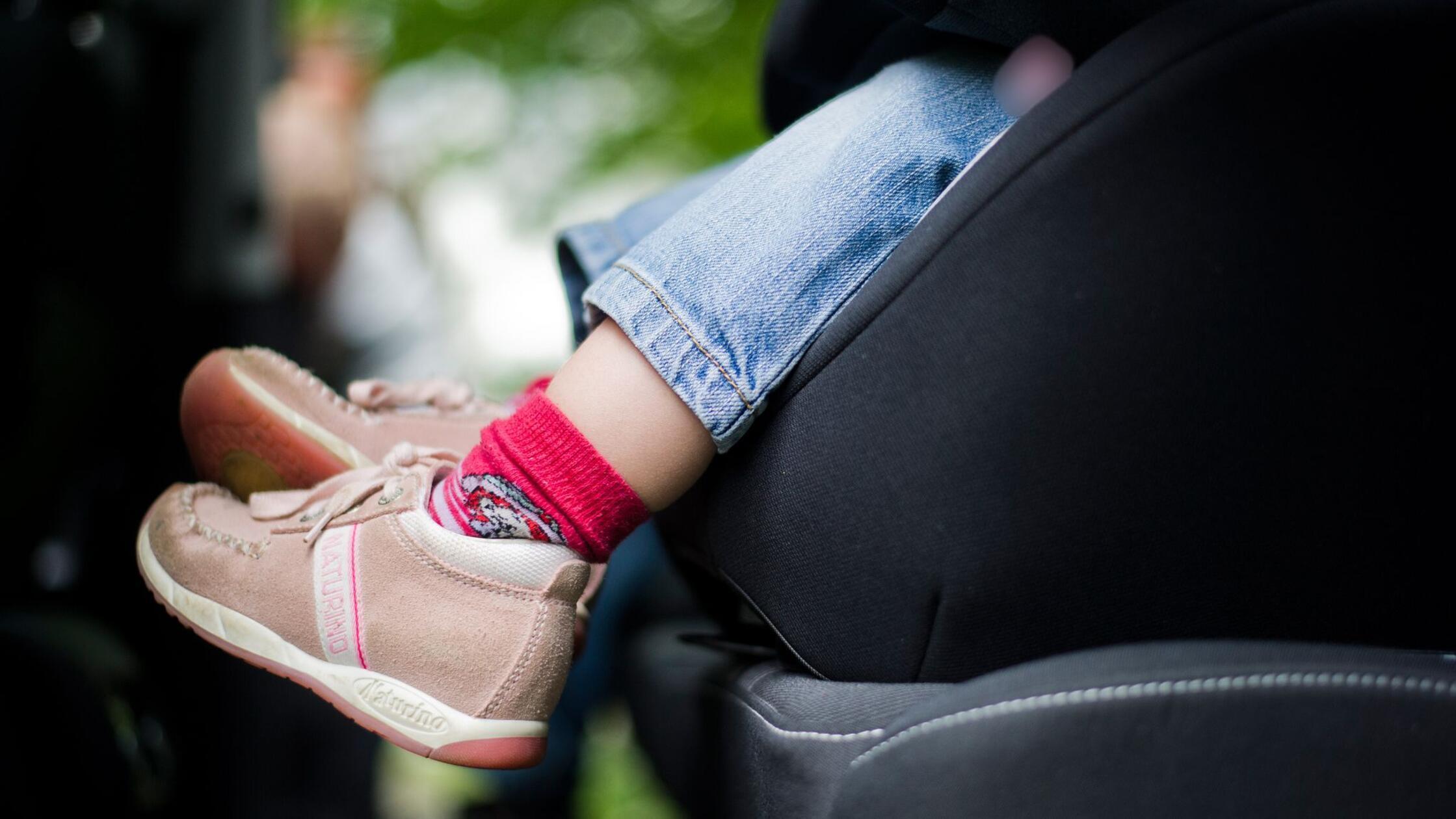 Junge-Mutter-verungl-ckt-mit-ihren-zwei-Kindern-im-Auto-auf-Kanalbr-cke-bei-Hilpoltstein