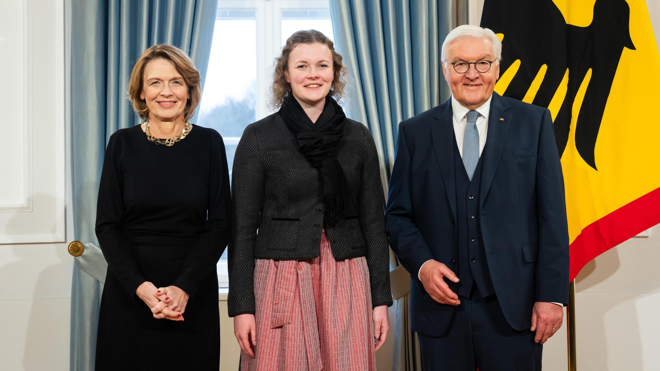 Auf-Einladung-des-Bundespr-sidenten-Miriam-Kretzschmar-in-Schloss-Bellevue