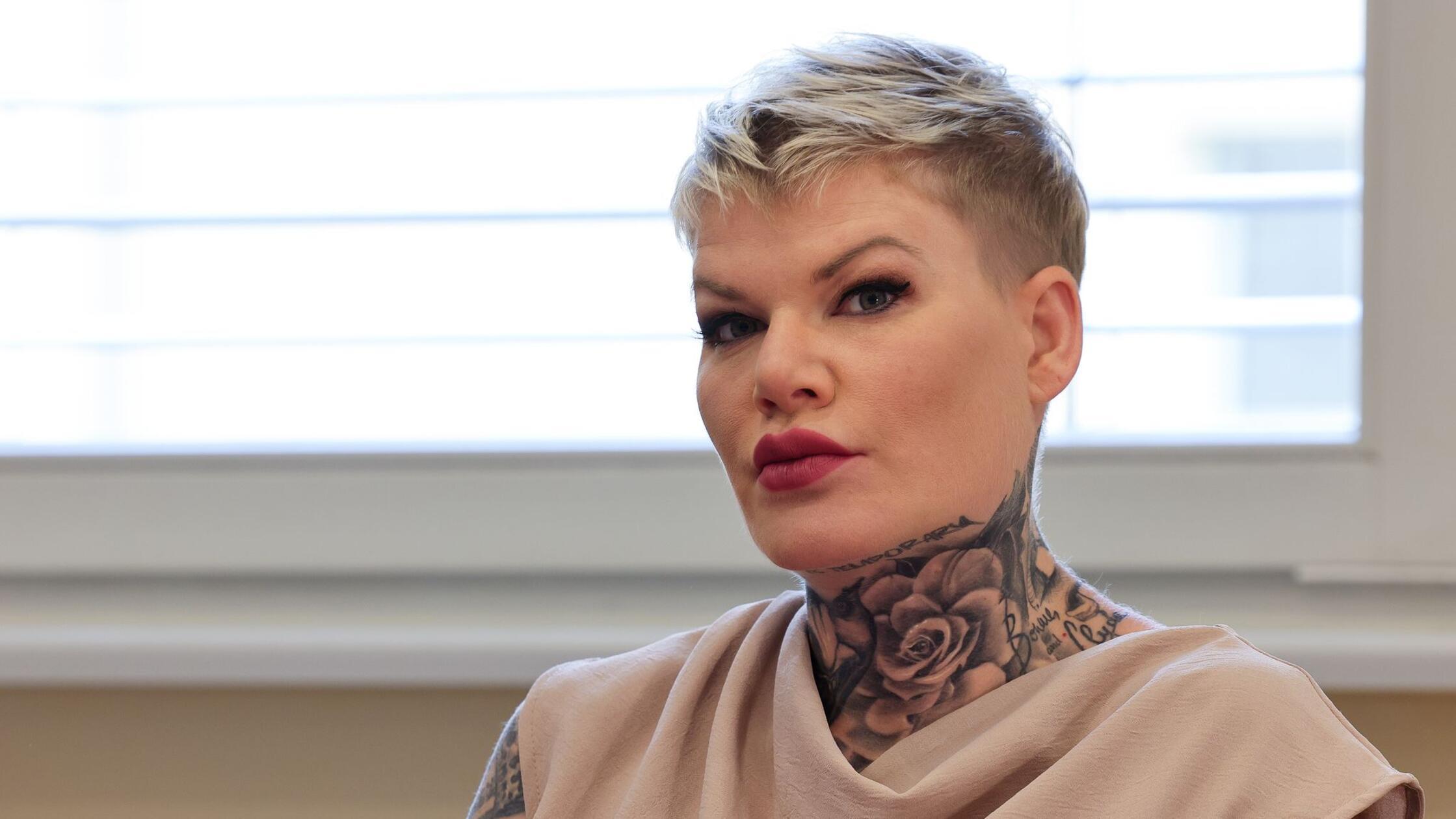 Hitlergru-Vorwurf-gegen-Melanie-M-ller-Urteil-naht