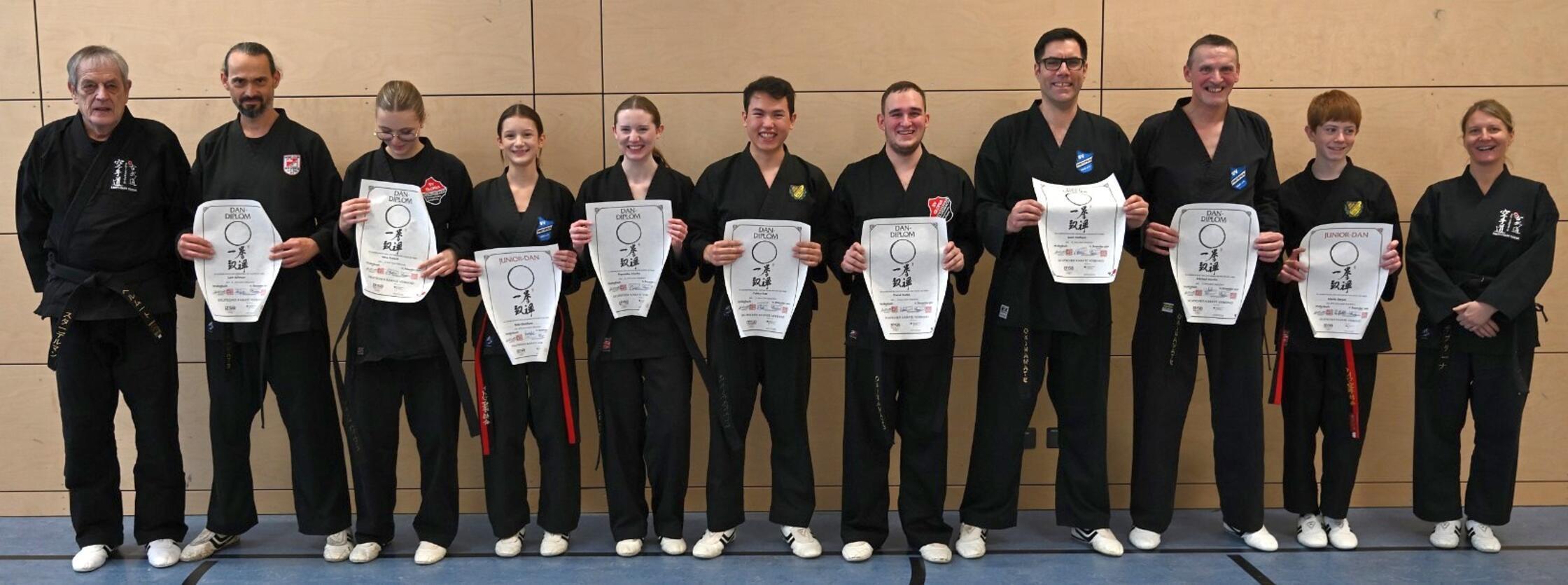 Die erfolgreichen Karate-Prüflinge