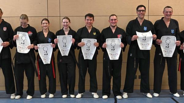 Die erfolgreichen Karate-Prüflinge