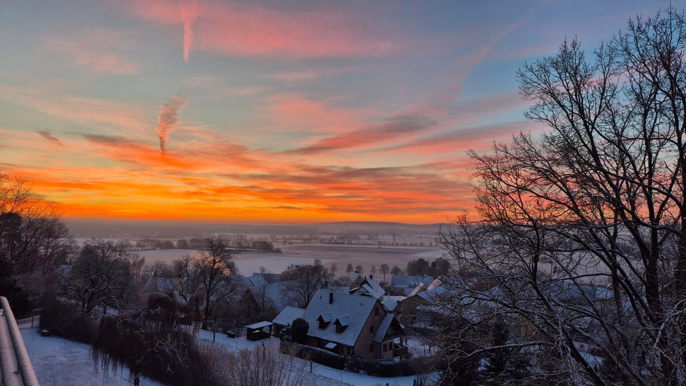 Toppen lässt sich die Kombination Sonne und Schnee, wenn überhaupt, mit der Kombination Sonnenuntergänge und Schnee - so wie hier...