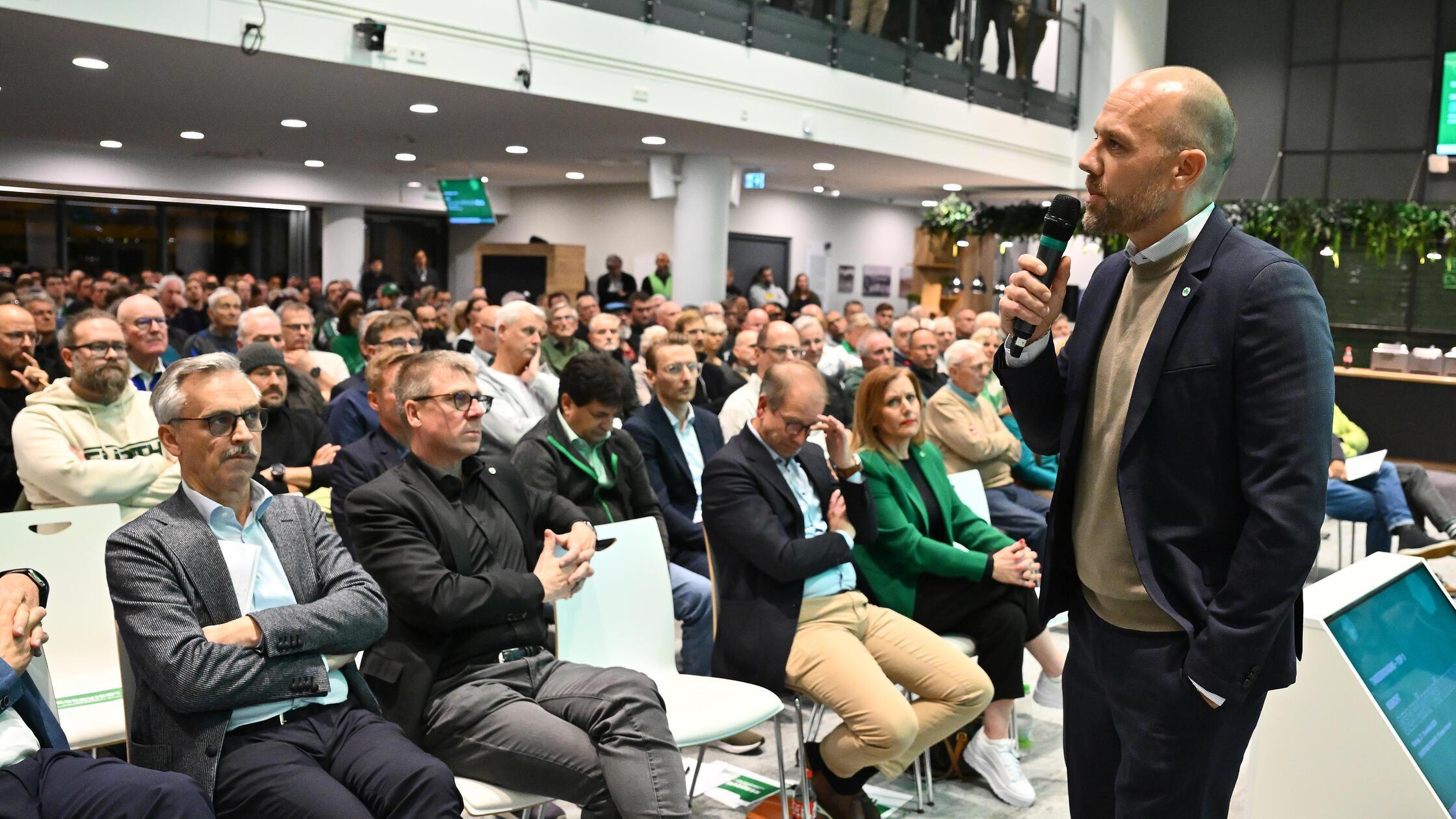 Sportliche-und-finanzielle-Krise-Darum-muss-man-sich-gro-e-Sorgen-ums-Kleeblatt-machen