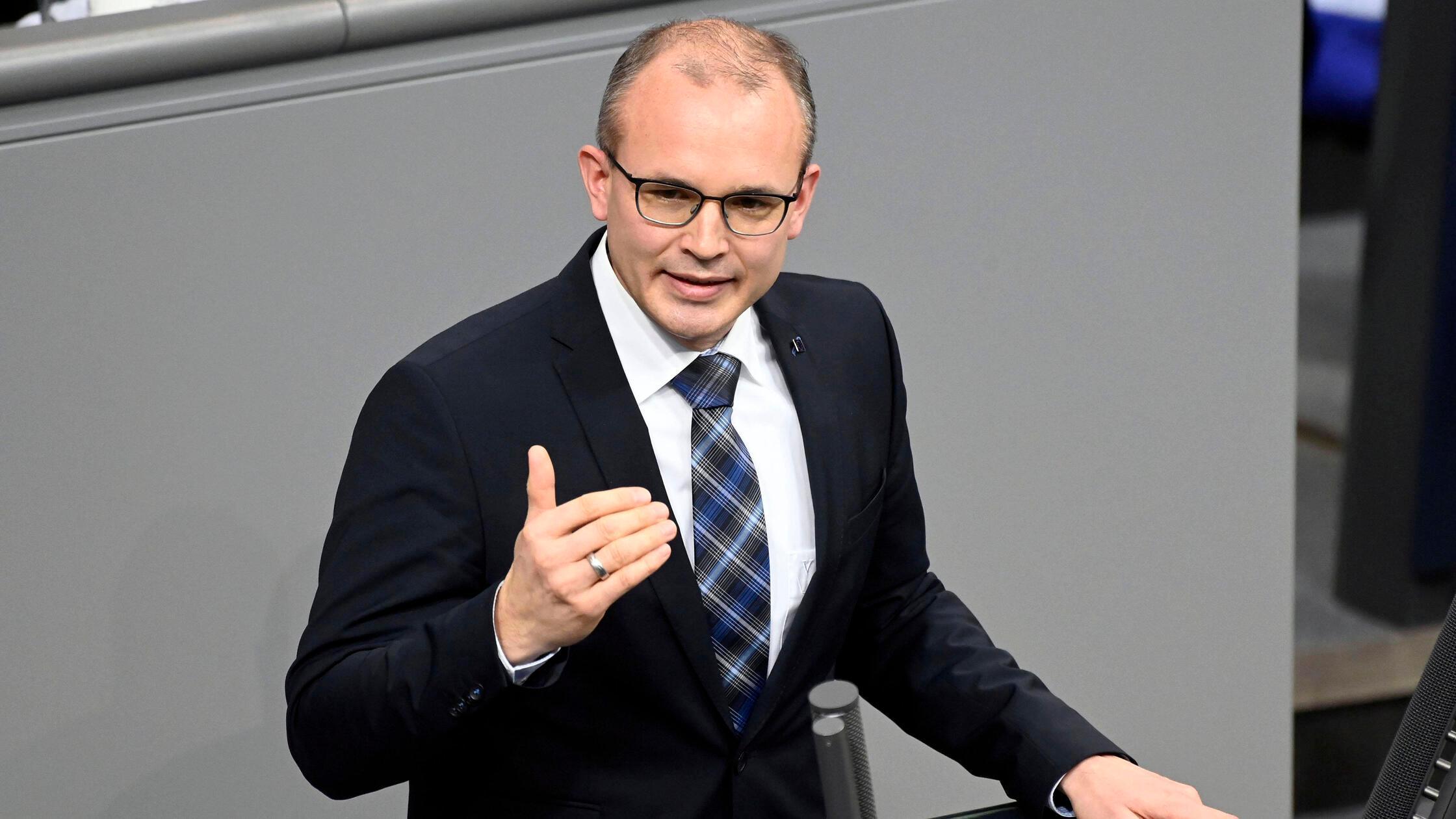 Nach-Verhaftung-von-Maduro-F-rther-Abgeordneter-fordert-Vereinte-Nationen-zu-st-rken