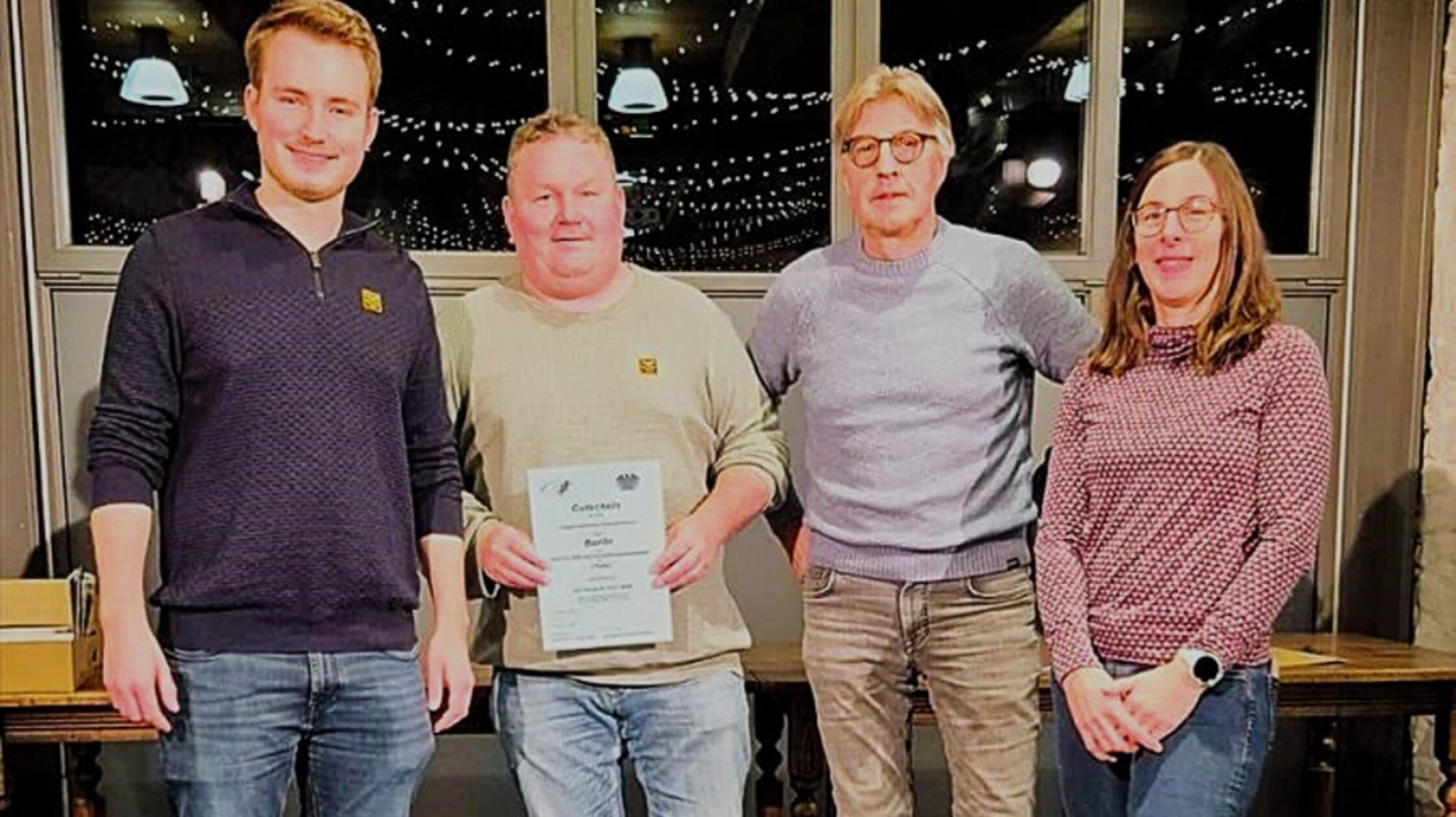 Schafkopfturnier-bringt-Spannung