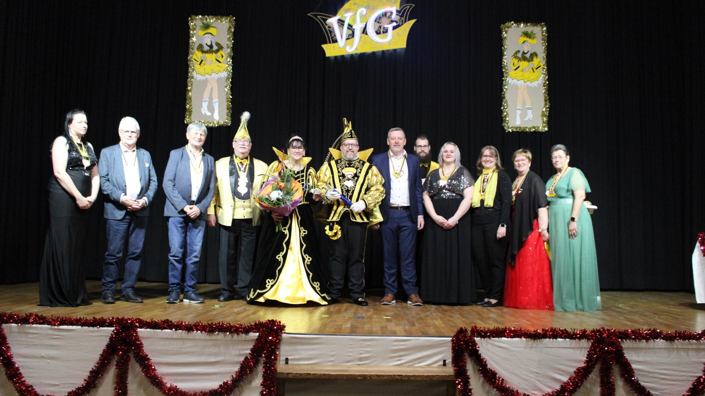 Prunksitzung-des-VfG-Prinzenpaar-Anke-II-und-Stephan-I-regieren-nun-in-Georgensgm-nd