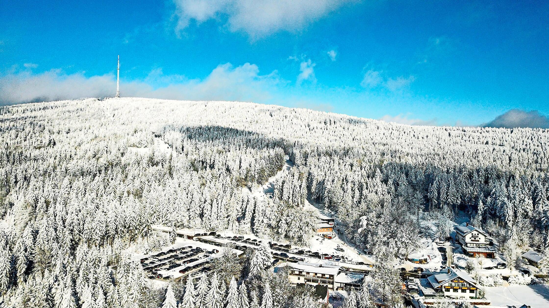 Parkplatzchaos-am-Ochsenkopf-Winterfreude-endet-mit-rger-und-einer-Entschuldigung