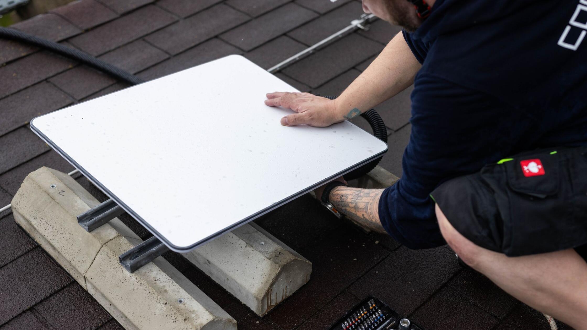 Musks-Satelliten-Internet-Starlink-kostenlos-im-Iran