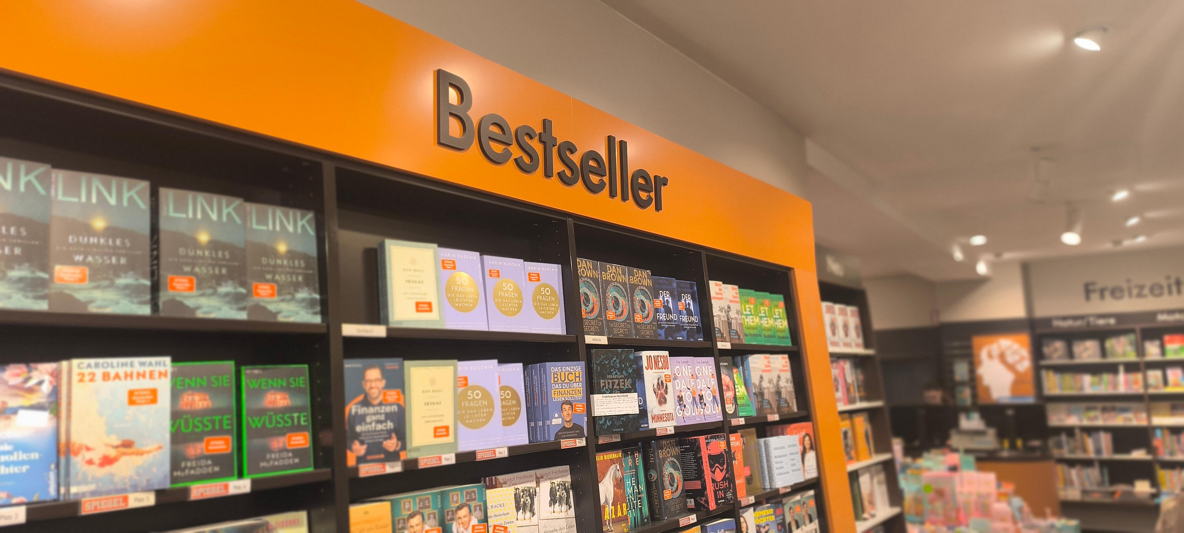 Bei uns gibt es jede Woche die aktuellen Entwicklungen auf den Bestsellerlisten von SPIEGEL, New York Times und anderen.