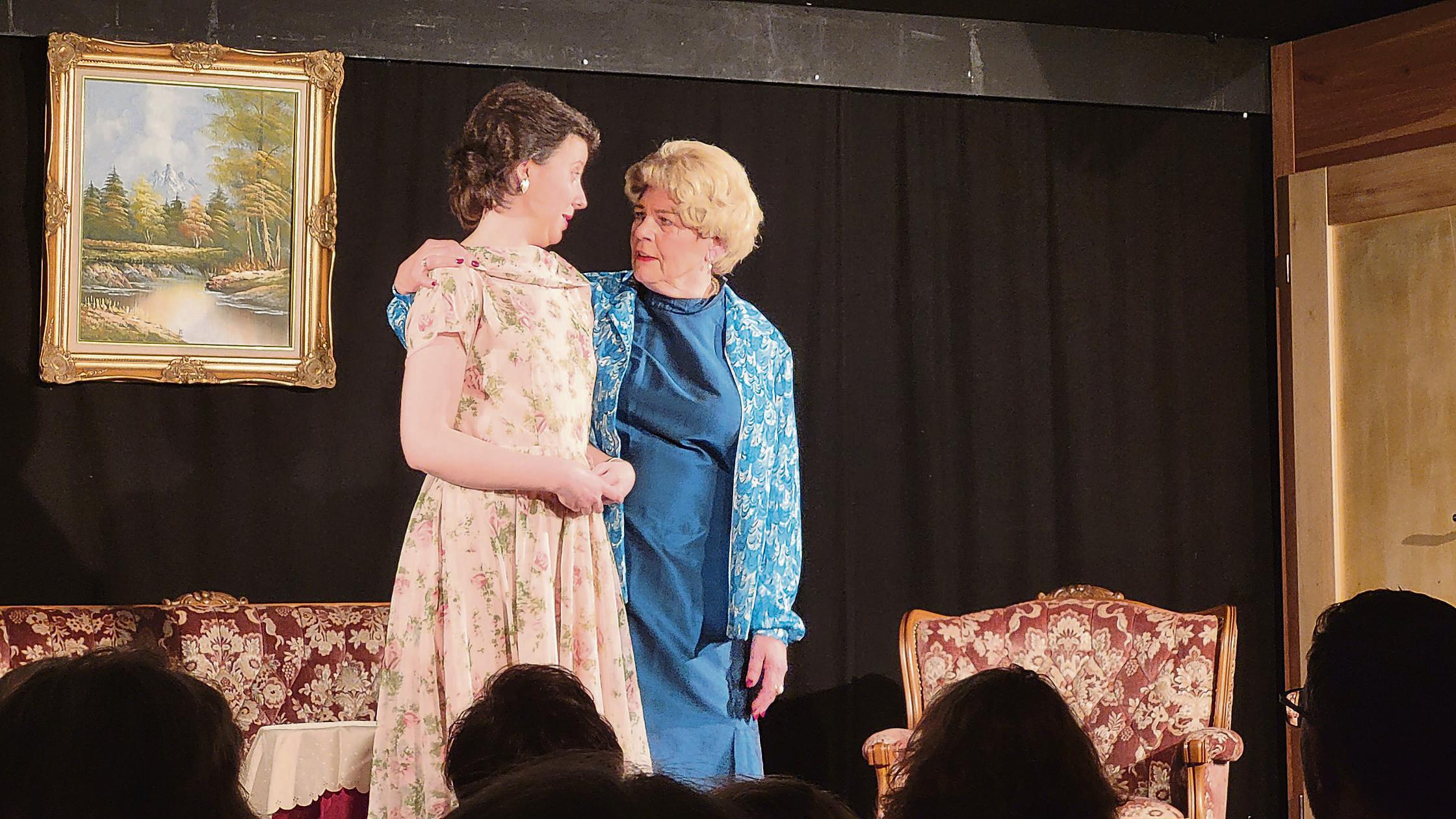 Auftakt-ins-Theaterjahr-Die-Wei-enburger-B-hne-feiert-Premiere-mit-Die-Chefin-