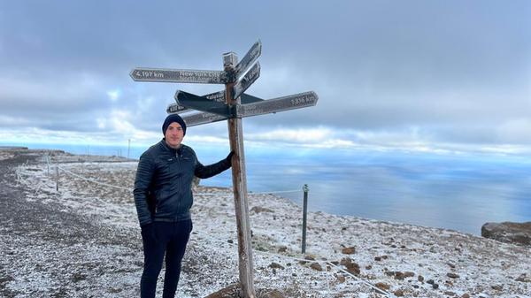 Auf dem 638 Meter hohen Berg Bolafjall befindet sich neben einer Radarstation auch eine Aussichtsplattform mit Blick Richtung Grönland.