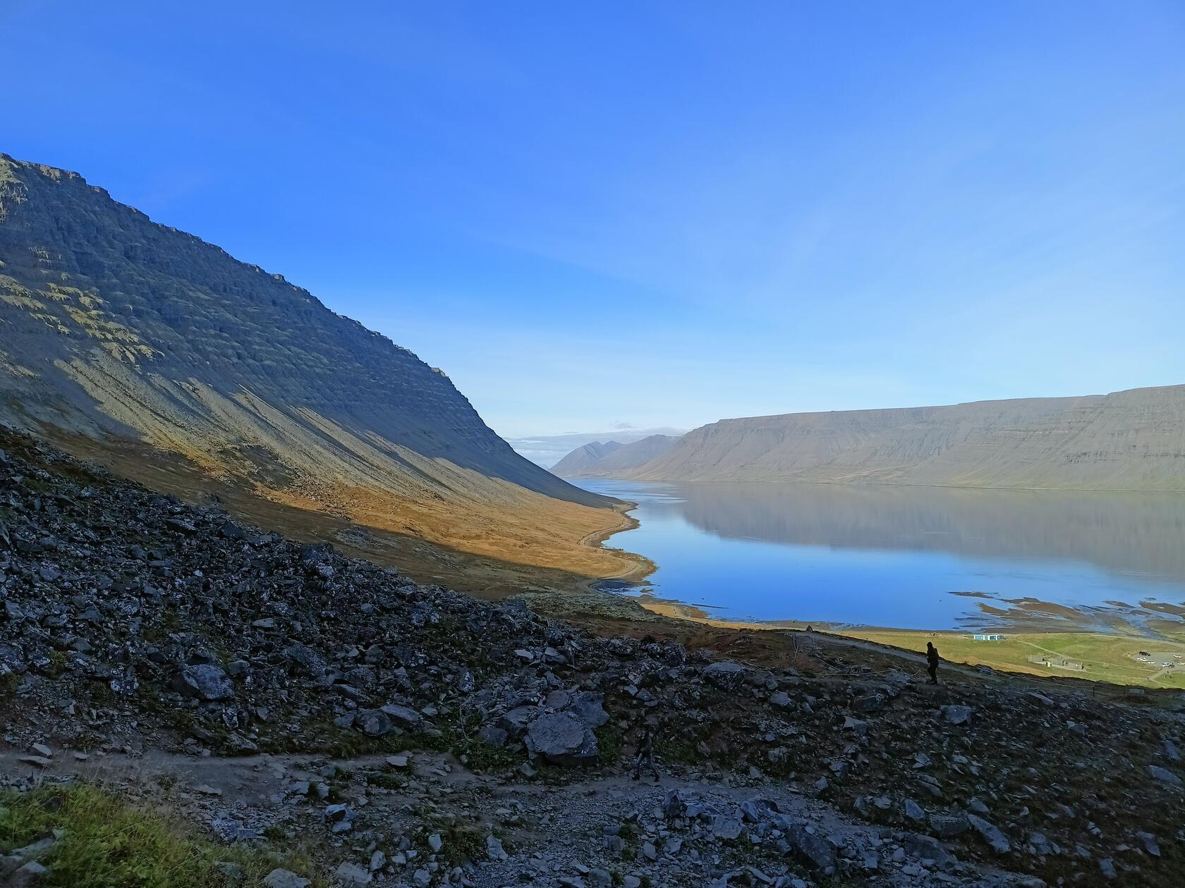 Blick über einen der zahllosen Fjorde.