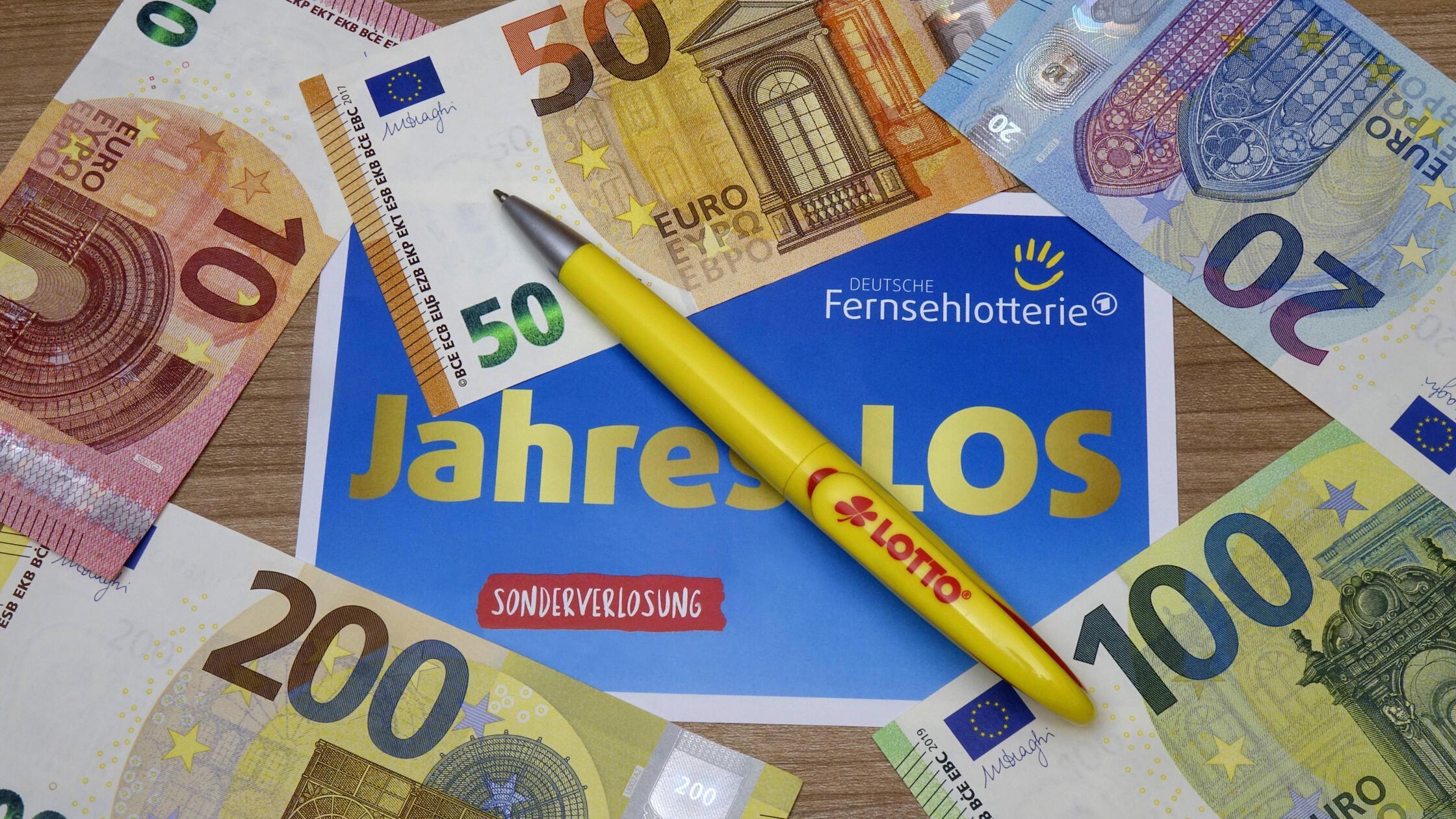 Gro-e-Freude-Neumarkterin-gewinnt-mit-Los-bei-Deutscher-Fernsehlotterie-hohe-Summe