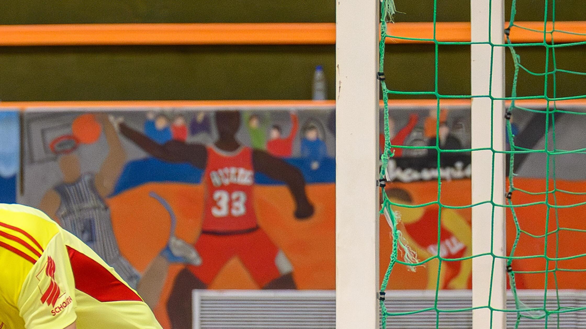 Affenlaute-von-der-Trib-ne-Rassismus-Eklat-berschattet-Futsal-Meisterschaft-in-Hof