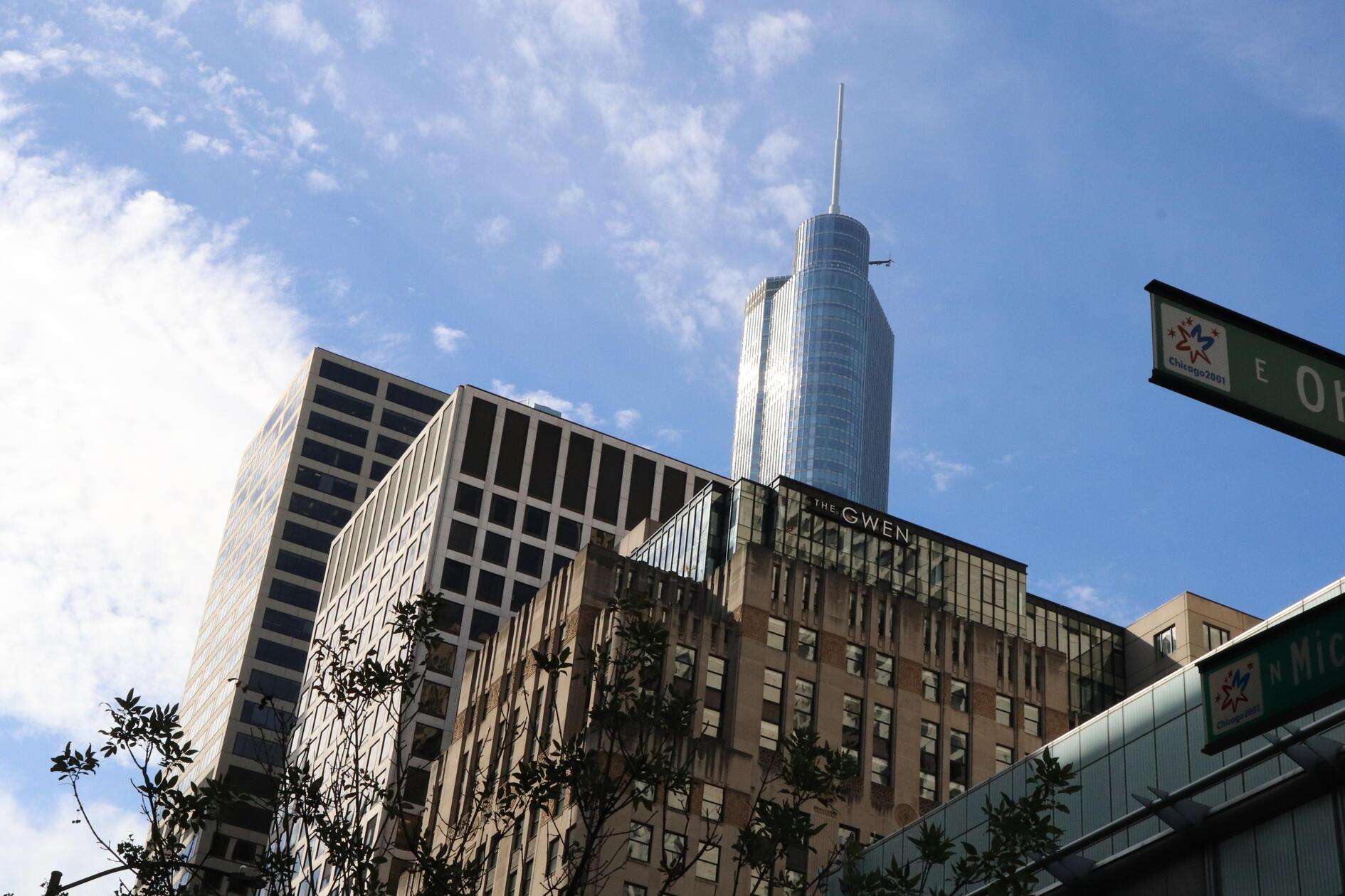 Chicago gilt als die Geburtsstadt der Skyscraper. Sie entstanden, nachdem durch den großen Brand 1871 ein großer Teil der Gebäude in der Stadt zerstört wurden.
