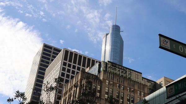 Chicago gilt als die Geburtsstadt der Skyscraper. Sie entstanden, nachdem durch den großen Brand 1871 ein großer Teil der Gebäude in der Stadt zerstört wurden.