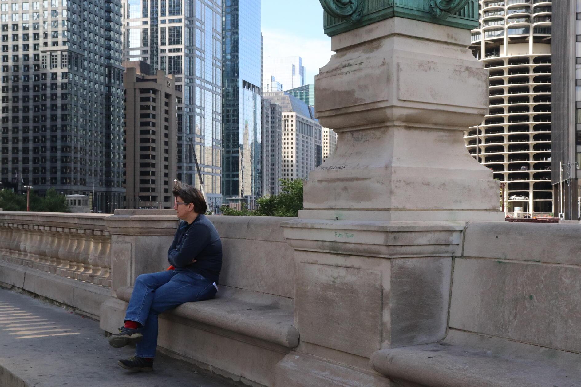 Wer an US-Großstädte denkt, landet schnell bei New York oder Los Angeles. Doch Chicago überrascht: breitere Wege, mehr Wasser, mehr Ruhe. Die „Second City“ zeigt sich als urbane Alternative mit klarer Struktur, beeindruckender Architektur, lebendiger Kulturszene.