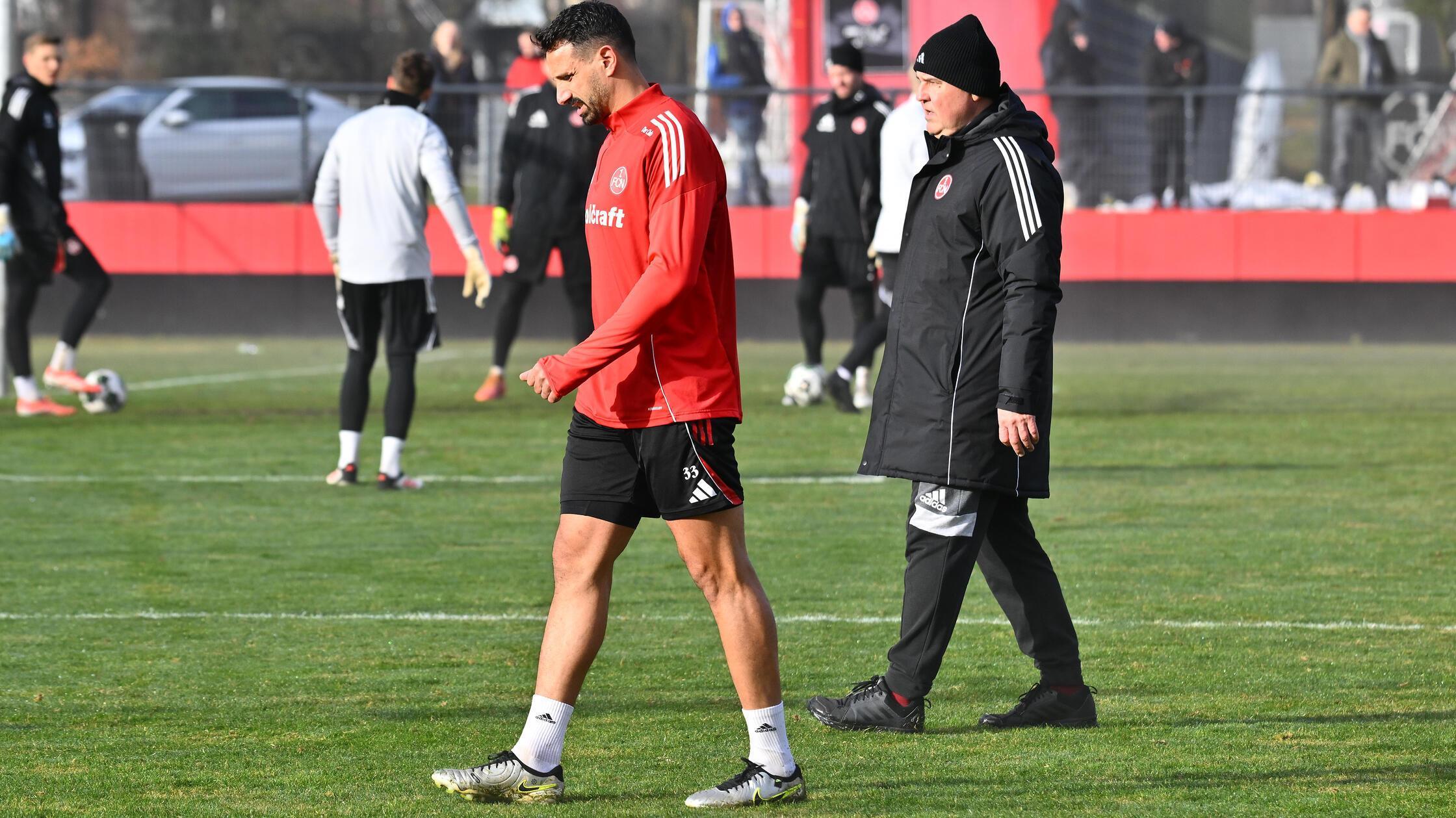 club-trainer-klose-weiter-im-wartestand-aber-eine-personalentscheidung-ist-gefallen