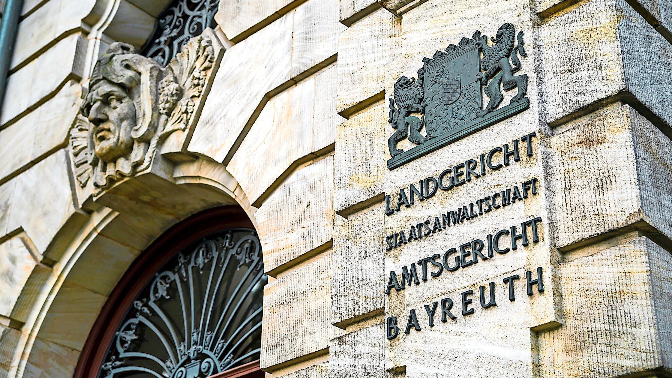 Mann-aus-Creu-en-vor-Gericht-Brandstiftung-an-Wohnwagen-bleibt-ungekl-rt