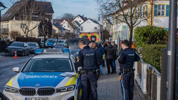 Raub in Wohnhaus: Polizei fahndet mit Drohne nach